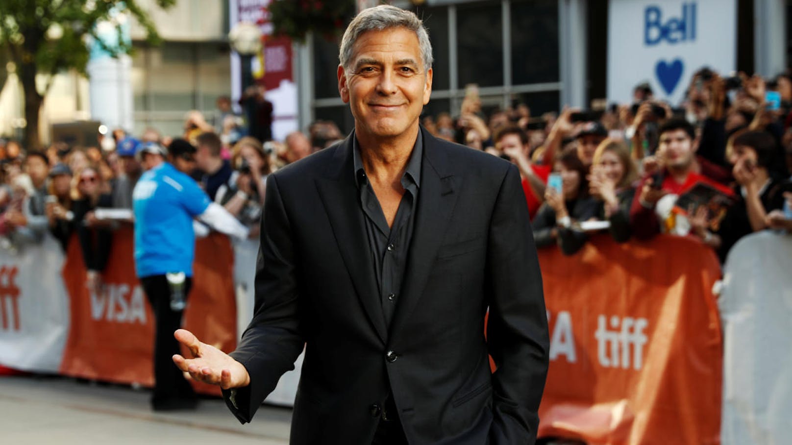 <strong>George Clooney </strong>bedankte sich vor drei Jahren bei seinen engsten Kumpels mit einem millionenschweren Freundschaftsbeweis.<br>