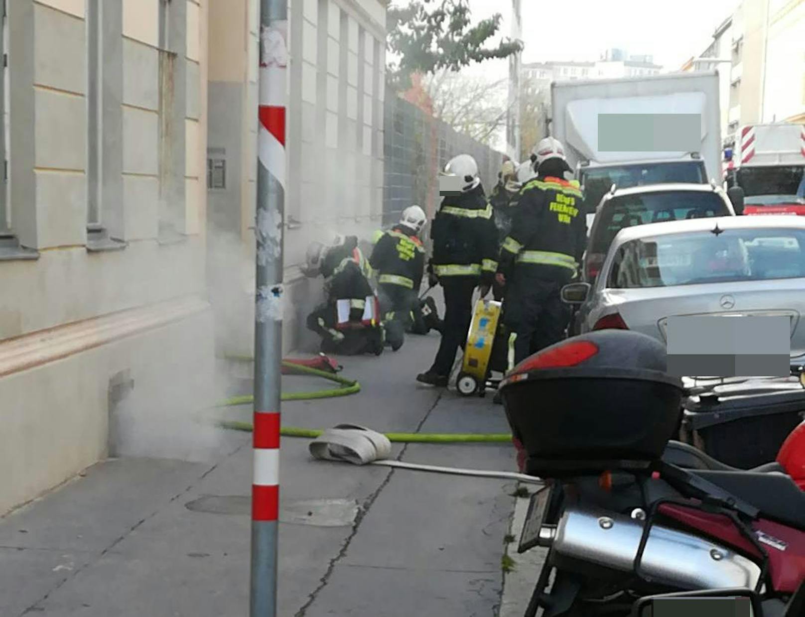 Montagmorgen geriet ein Kellerabteil in einem Gebäude in Wien-Penzing in Brand.