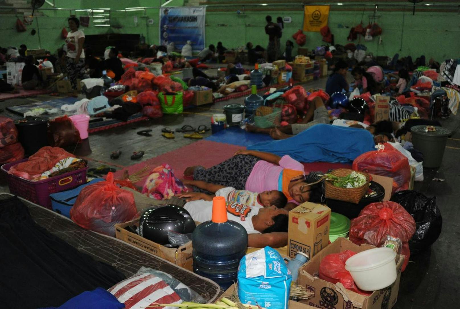 Rund 25.000 Personen mussten in Notunterkünfte untergebracht werden.