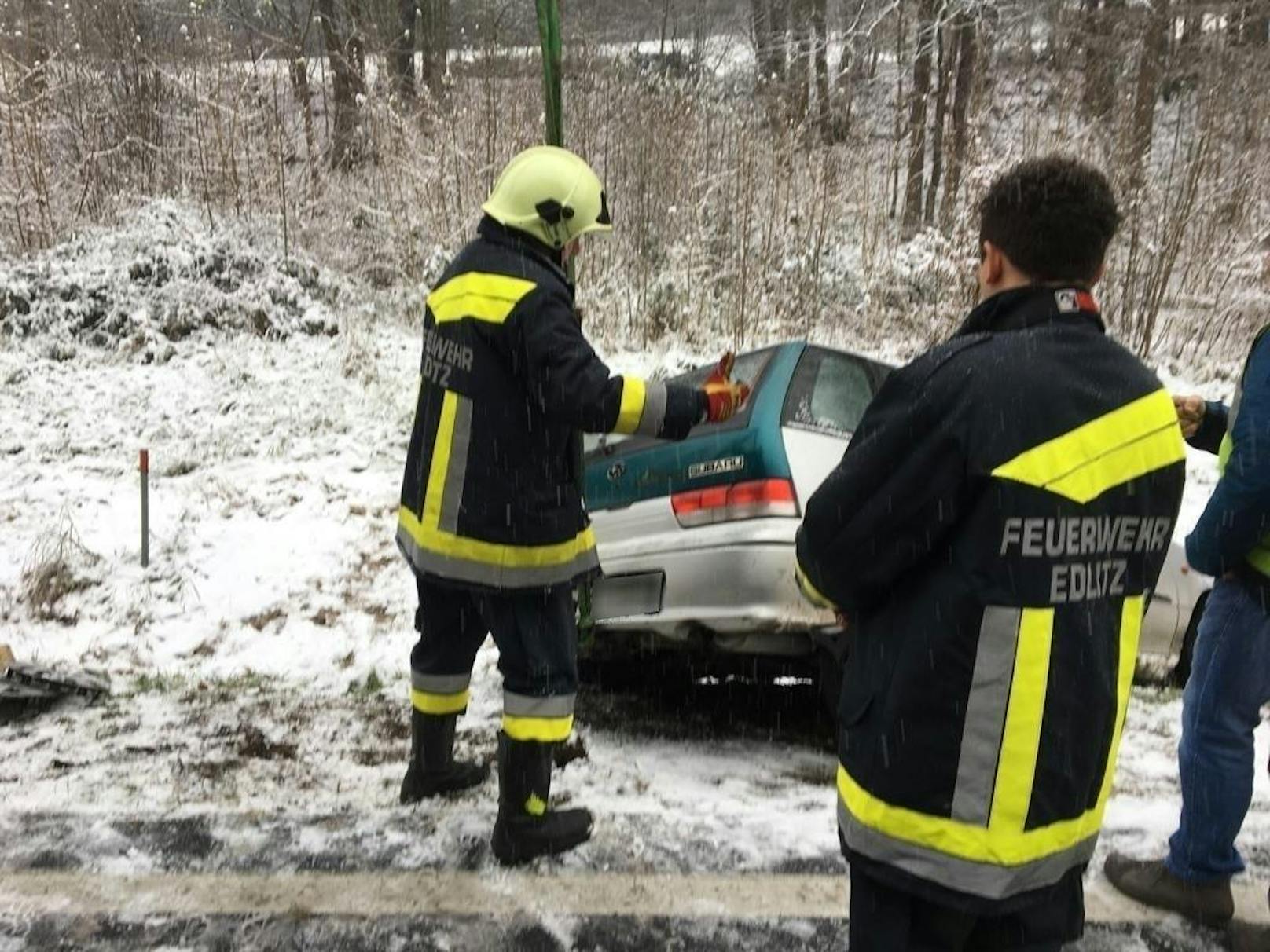 Der Wintereinbruch führte zu zahlreichen Unfällen im ganzen Land.