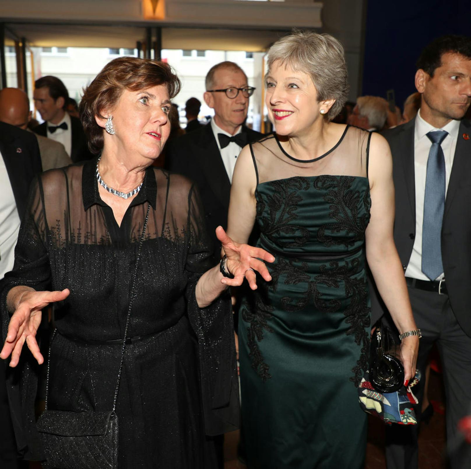 Festspielpräsidentin Helga Rabl Stadler und Theresa May.