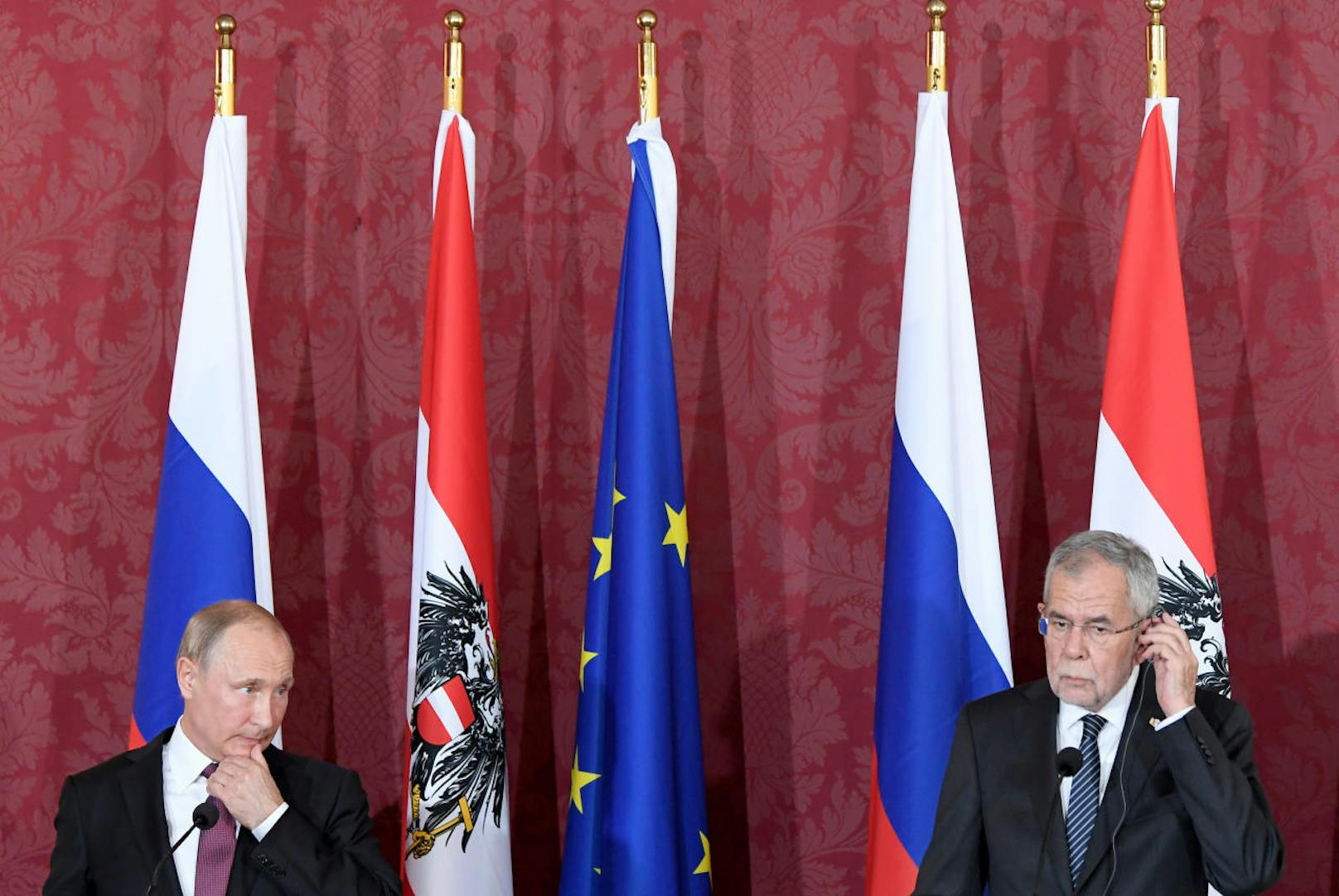 Beim Pressestatement nach ihrem Arbeitsgespräch betonten Putin und Van der Bellen die guten Beziehungen zwischen Russland und Österreich.