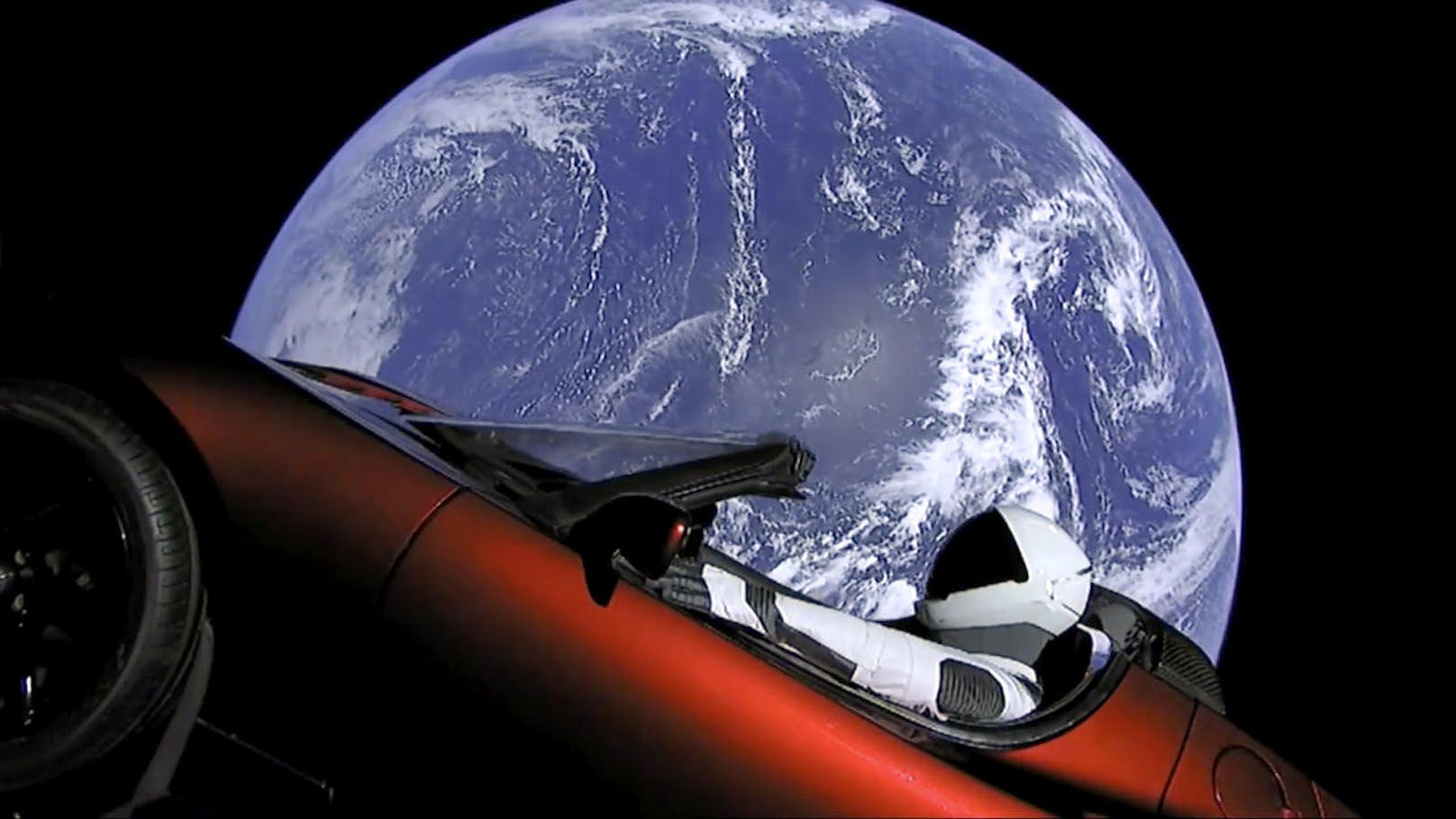 Mit an Bord: Ein Tesla Roadster, pilotiert von "Starman". Er ist auf dem Weg zum Mars und soll in eine Umlaufbahn um die Sonne gebracht werden.