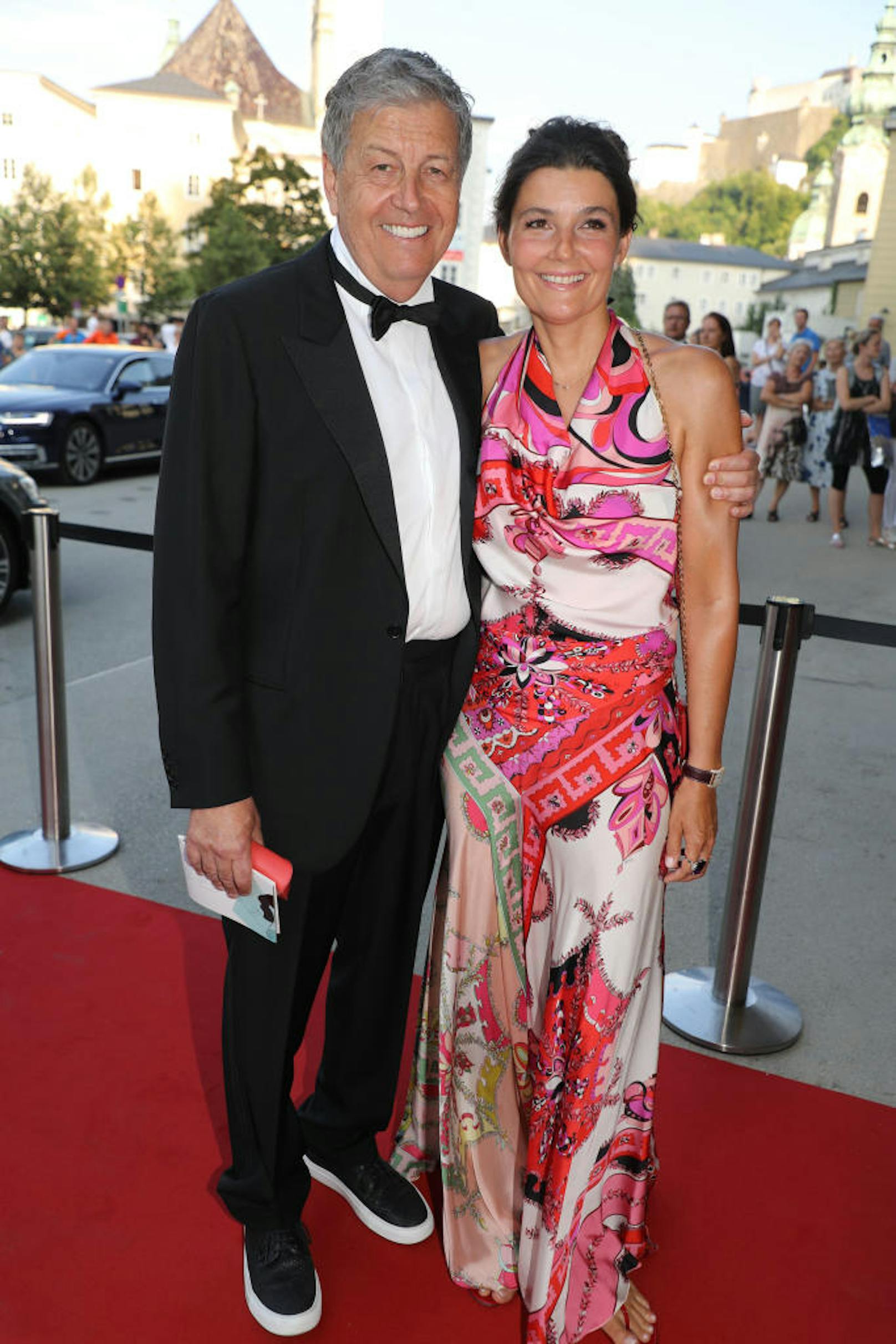 Premiere der Oper Salome in der Felsenreitschule Salzburg. Im Bild Gerhard Zeiler mit Ehefrau Alexandra.