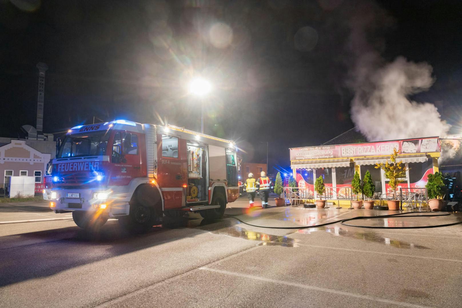 Der Kebab-Stand in Enns stand in Flammen.