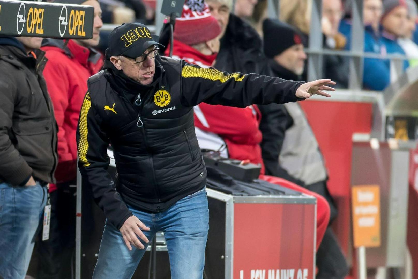 "Heute" hat die besten Bilder von Peter Stögers Debüt als Dortmund-Trainer.