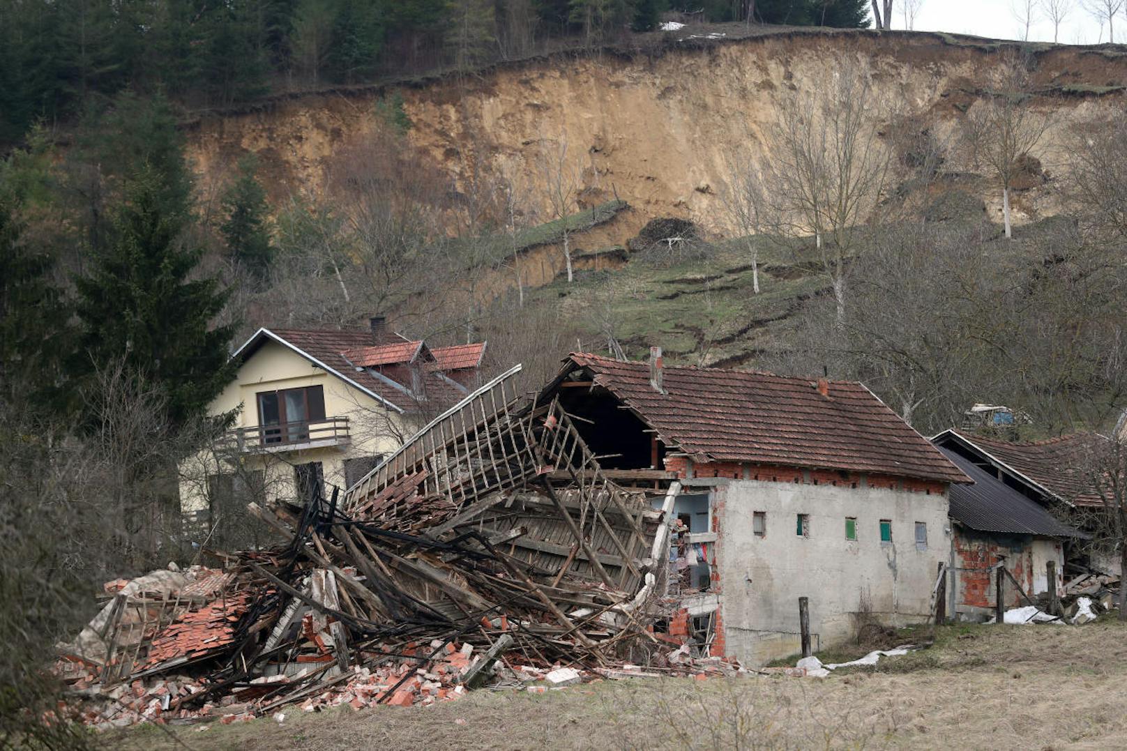 Mehrere Häuser wurden völlig zerstört.