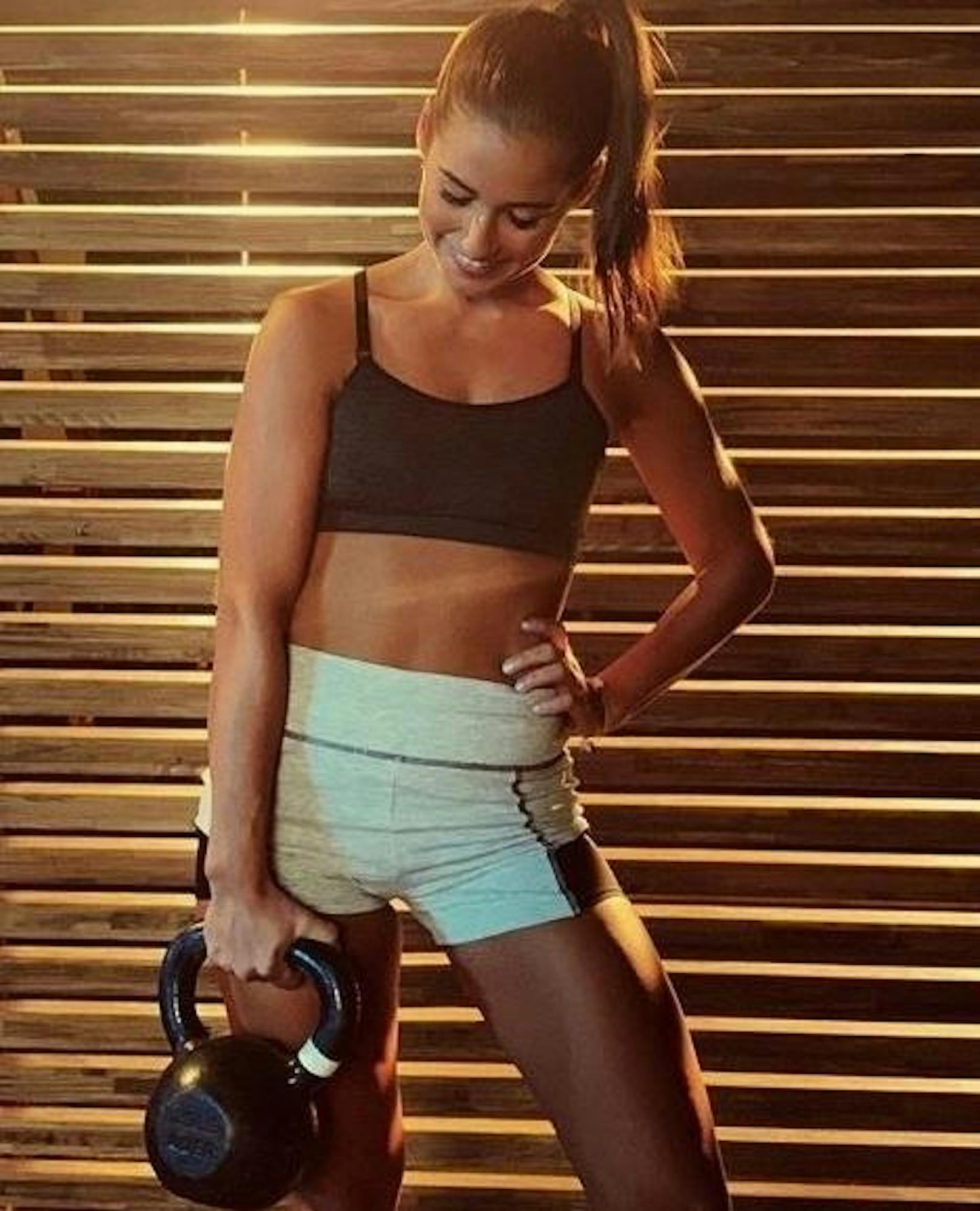 28.11.2018: Für die Sat.1-Show "Danicing on Ice" schwitzt Sarah Lombardi seit Monaten im Fitnessstudio. Mit Erfolg, wie sie jetzt auf Instagram zeigt.