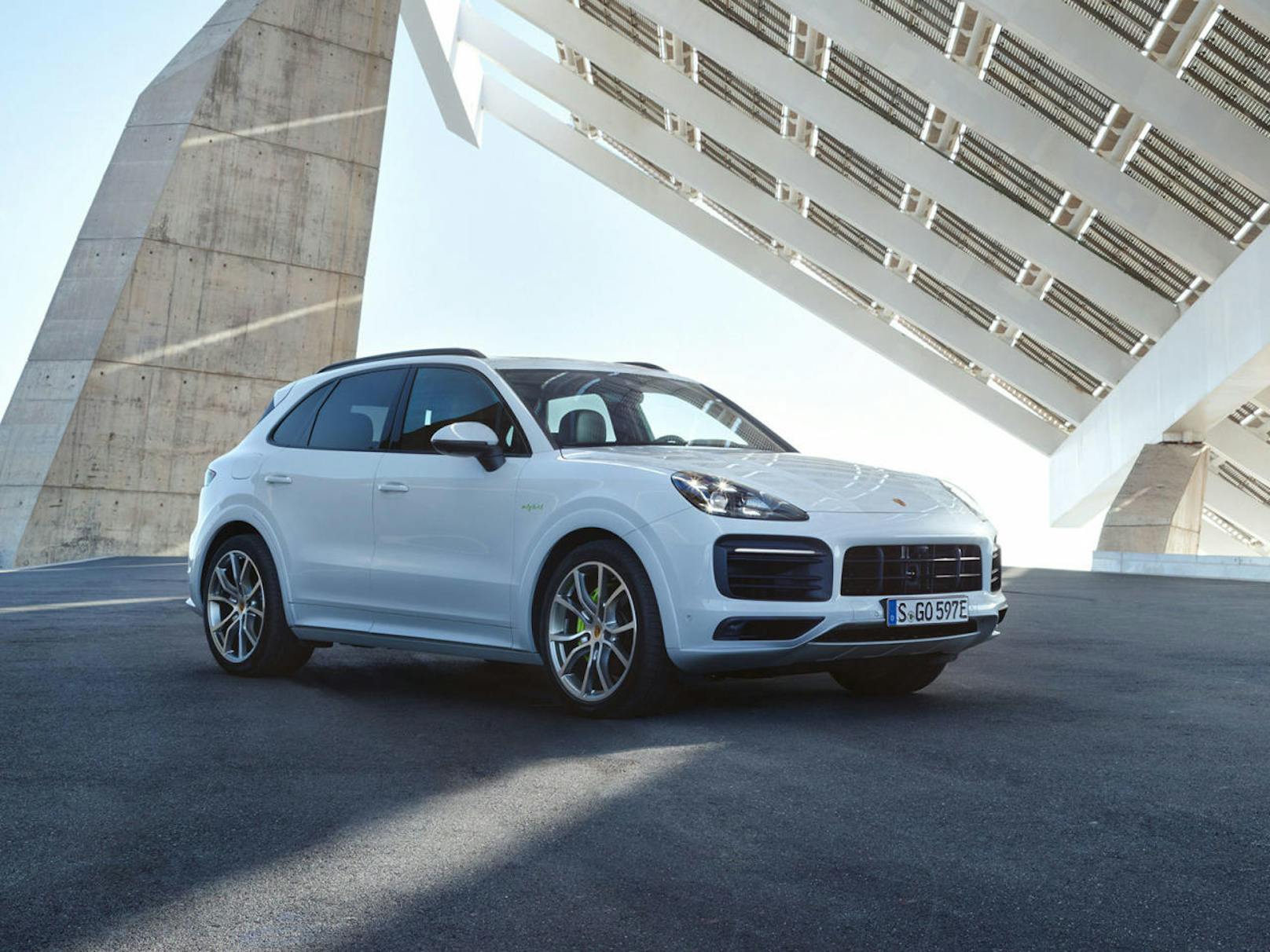 Frontansicht Porsche Cayenne E-Hybrid 