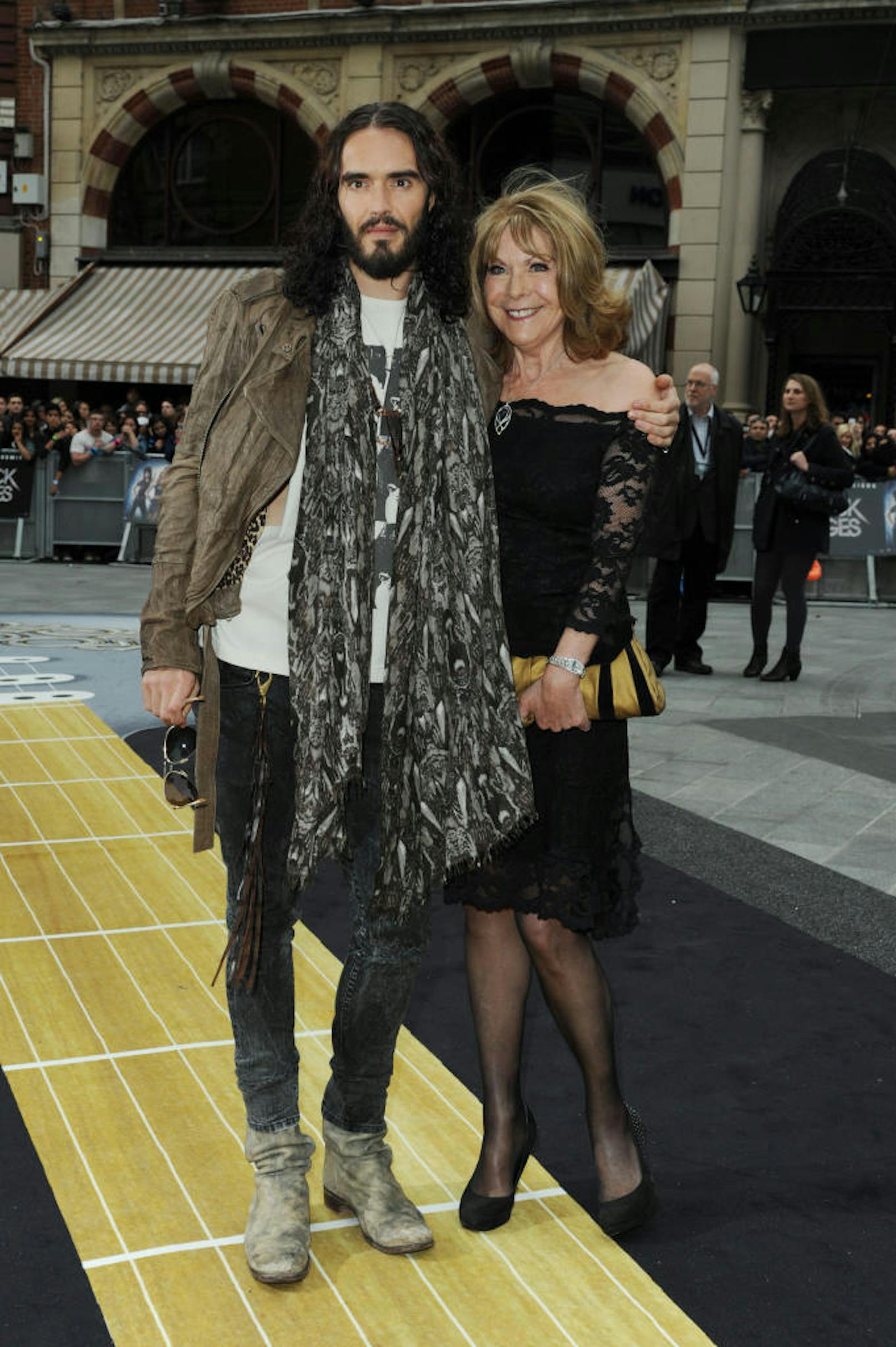 Russell und Barbara Brand am 10. Juni 2012 bei der "Rock of Ages"-England-Premiere. 

