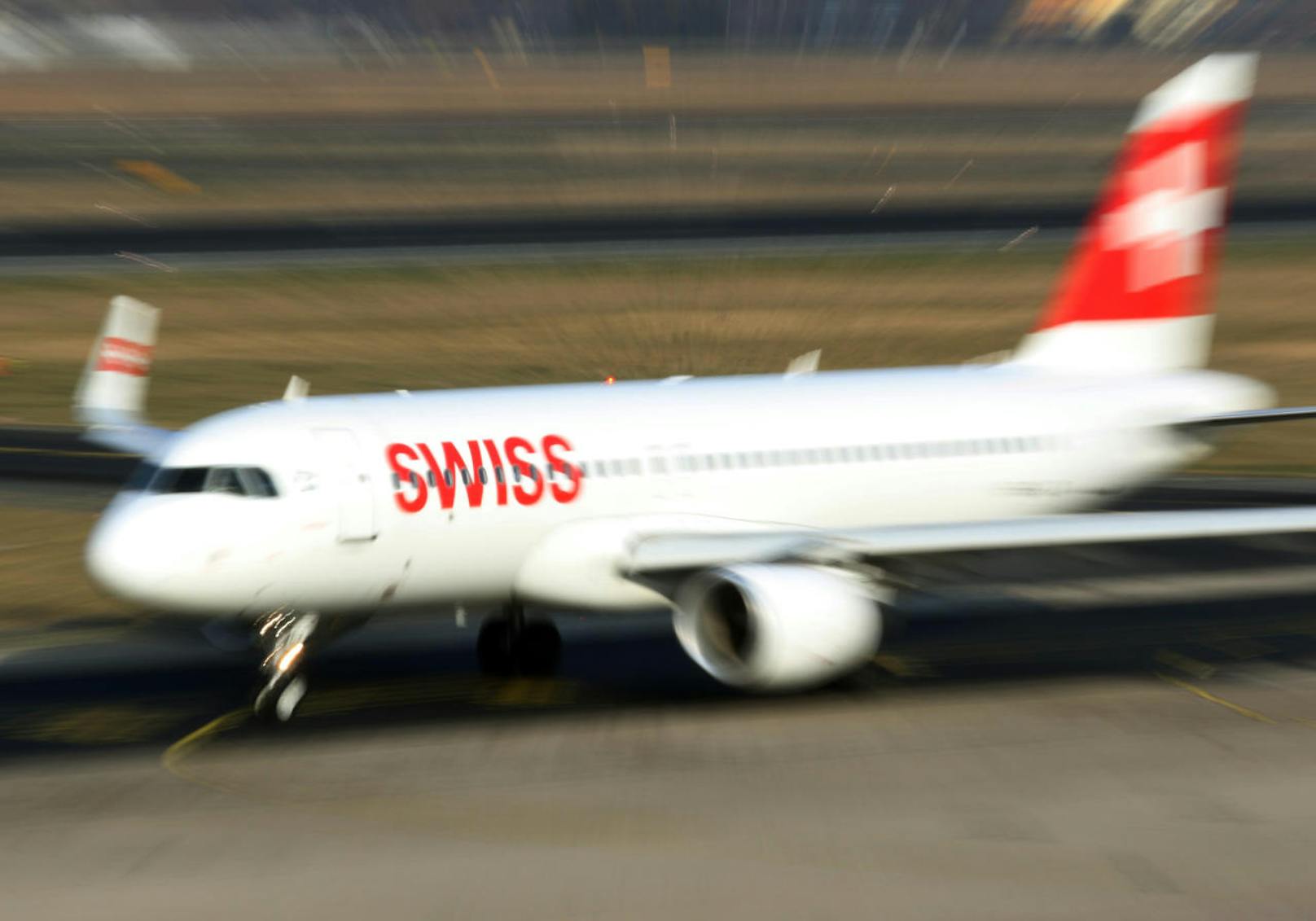 Die Swiss fordert Corona-Schnelltests am Flughafen.