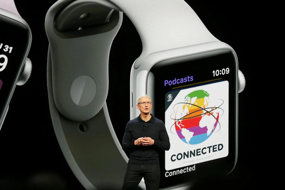 Zwei neue Watch-Modelle sollen größere Displays und verbesserten Pulssensor besitzen .