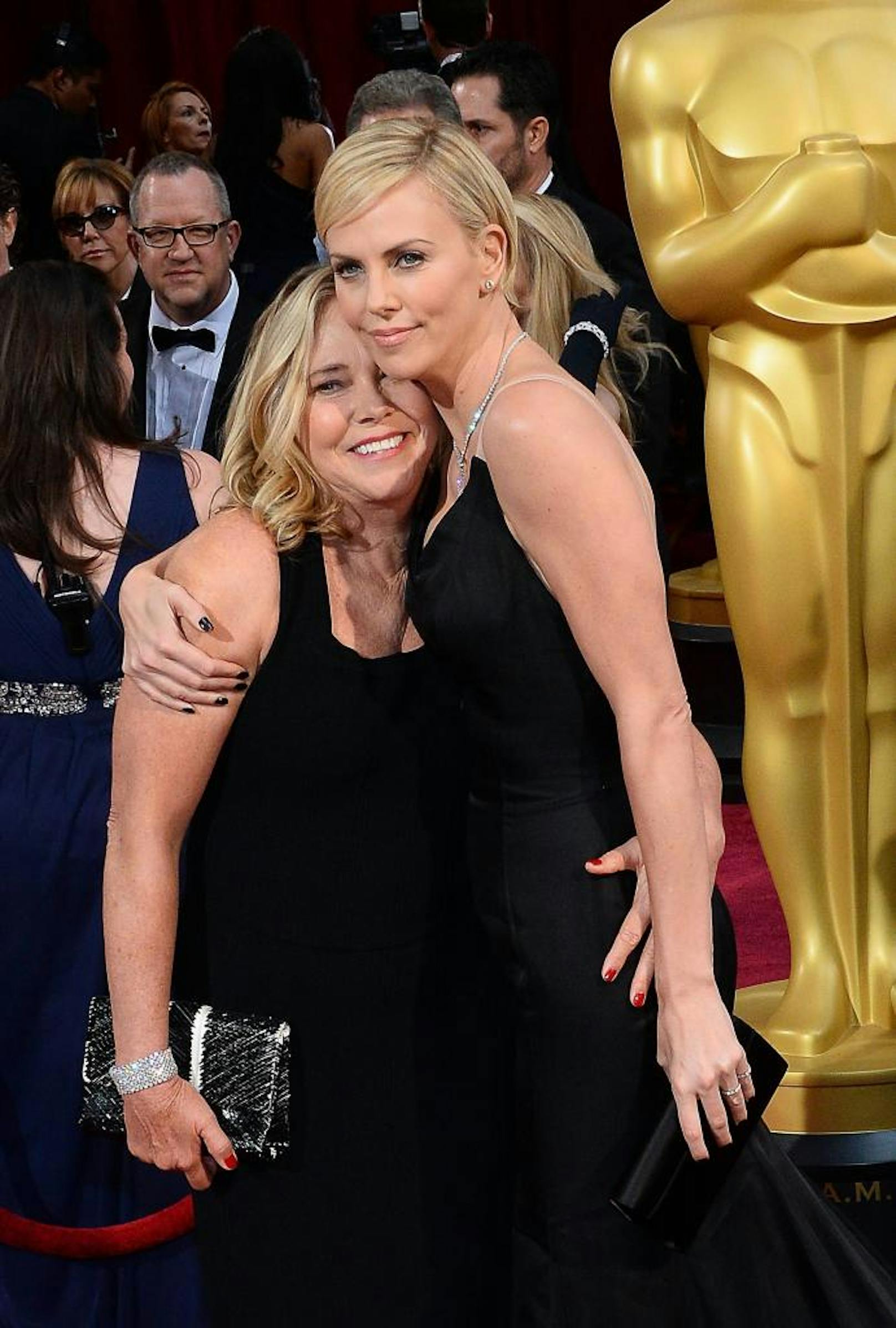 Charlize Theron und ihre Mutter Gerda Maritz am Red Carpet der Oscars 2014