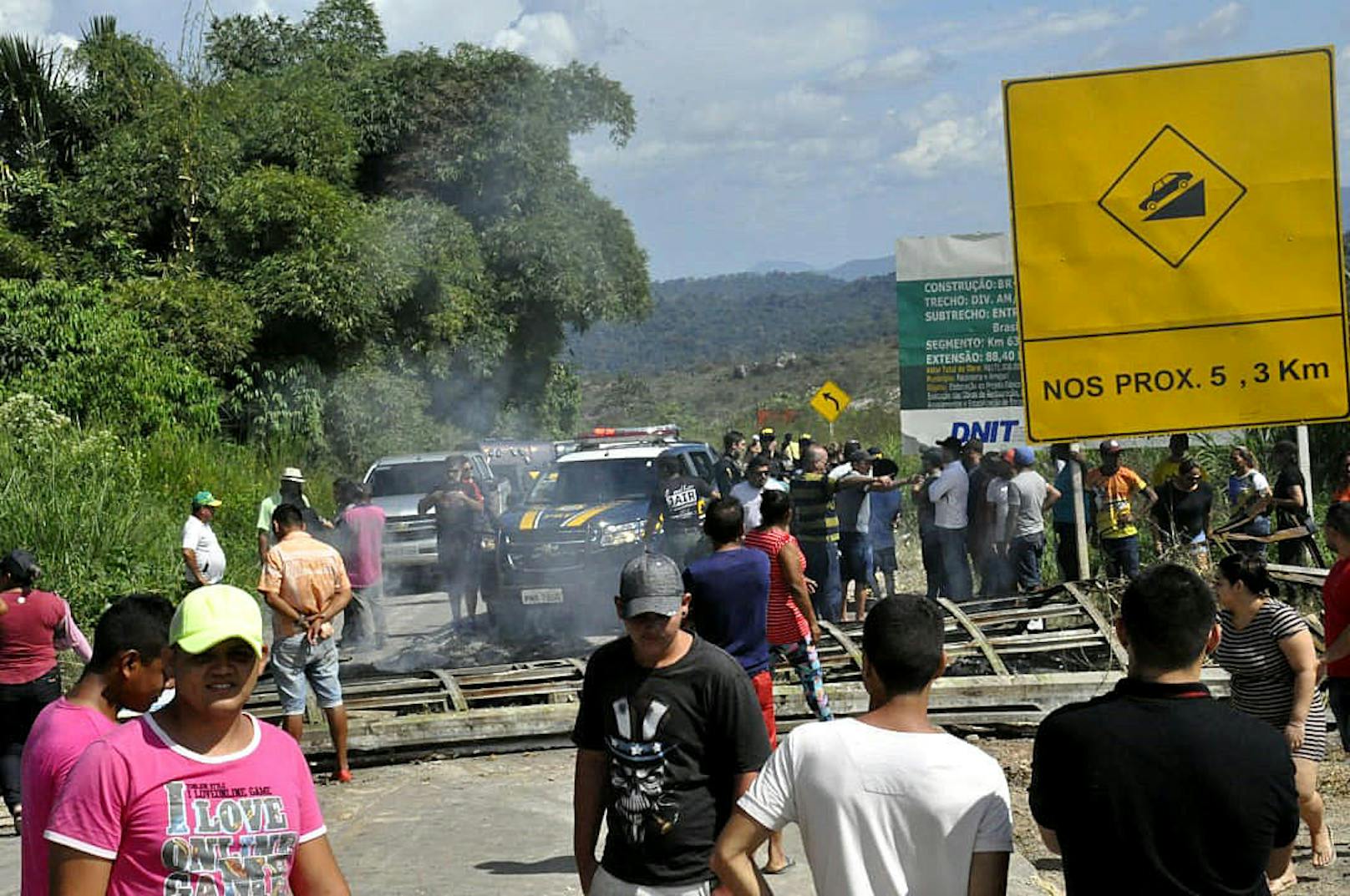In Brasilien ist ein Lager mit Flüchtlingen aus Venezuela angegriffen, angezündet und teilweise zerstört worden.