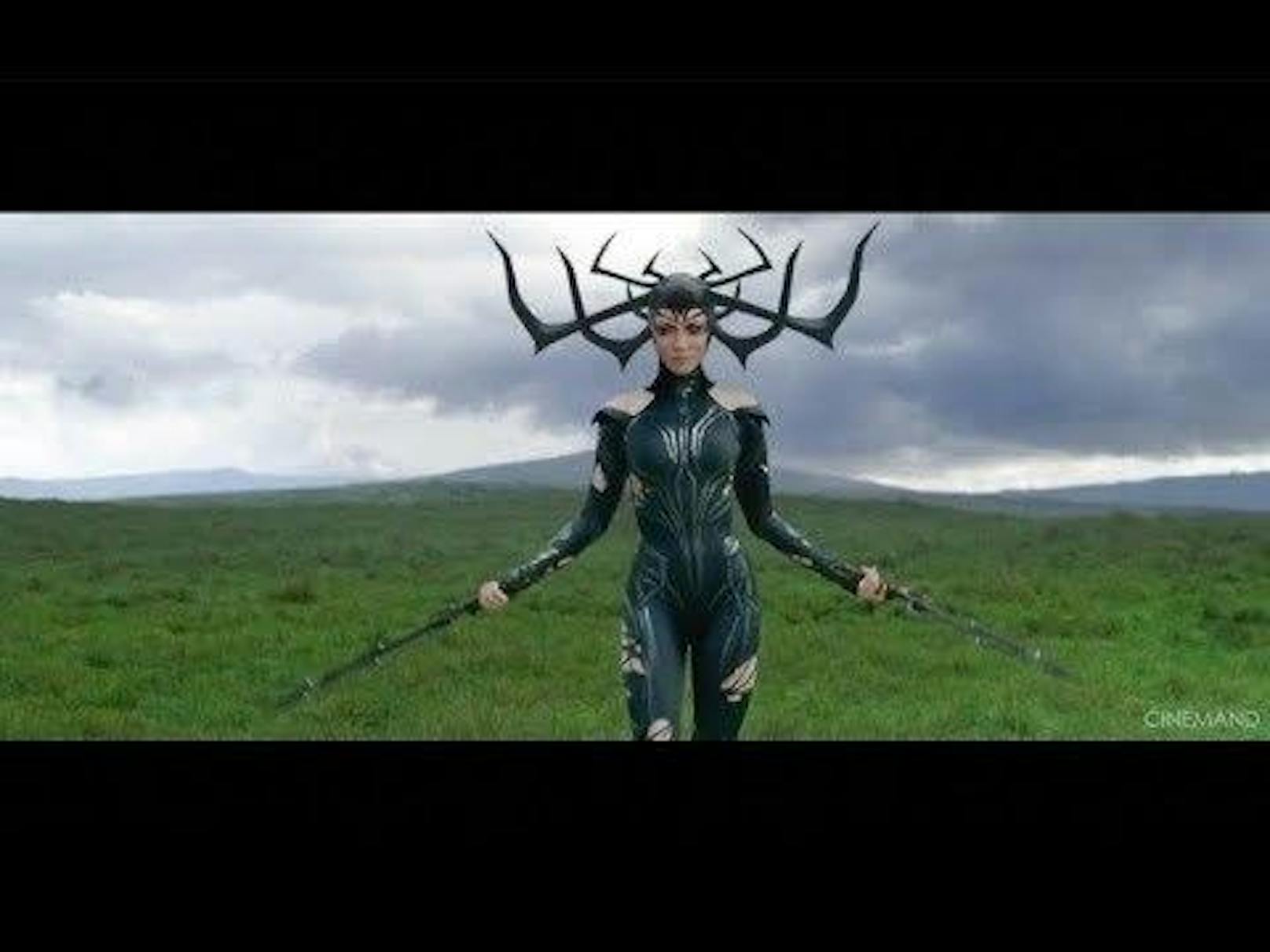 Todesgöttin Hela aus Thor:Ragnarok  mit ihren Speerwerfern