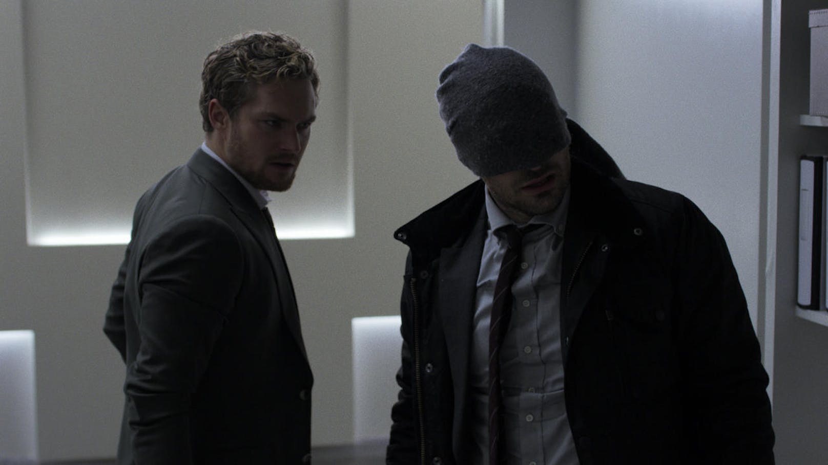 Danny Rand (Finn Jones) und Matt Murdock alias Daredevil (Charlie Cox). (Credits: Sarah Shatz)