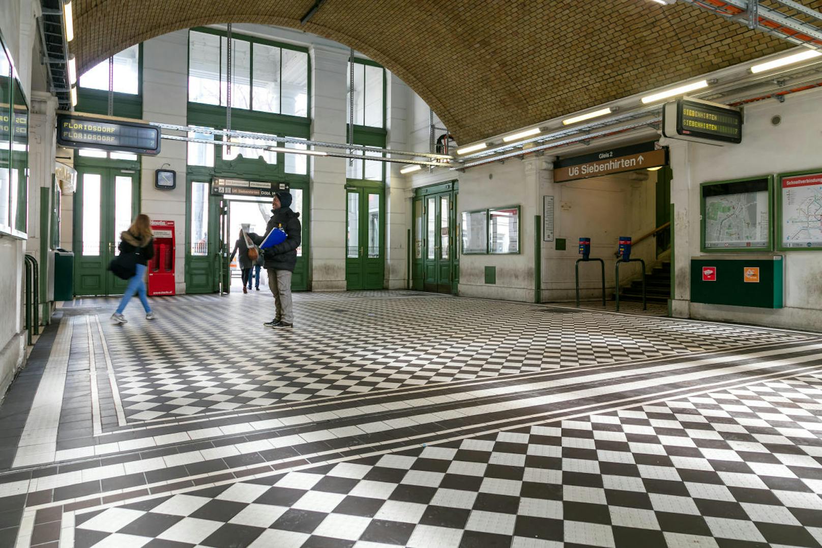 Im Zuge der rund zweijährigen Generalsanierung wird das rund 120 Jahre alte, von Otto Wagner entworfene Stationsgebäude substanziell saniert. (c) Wiener Linien/Manfred Helmer