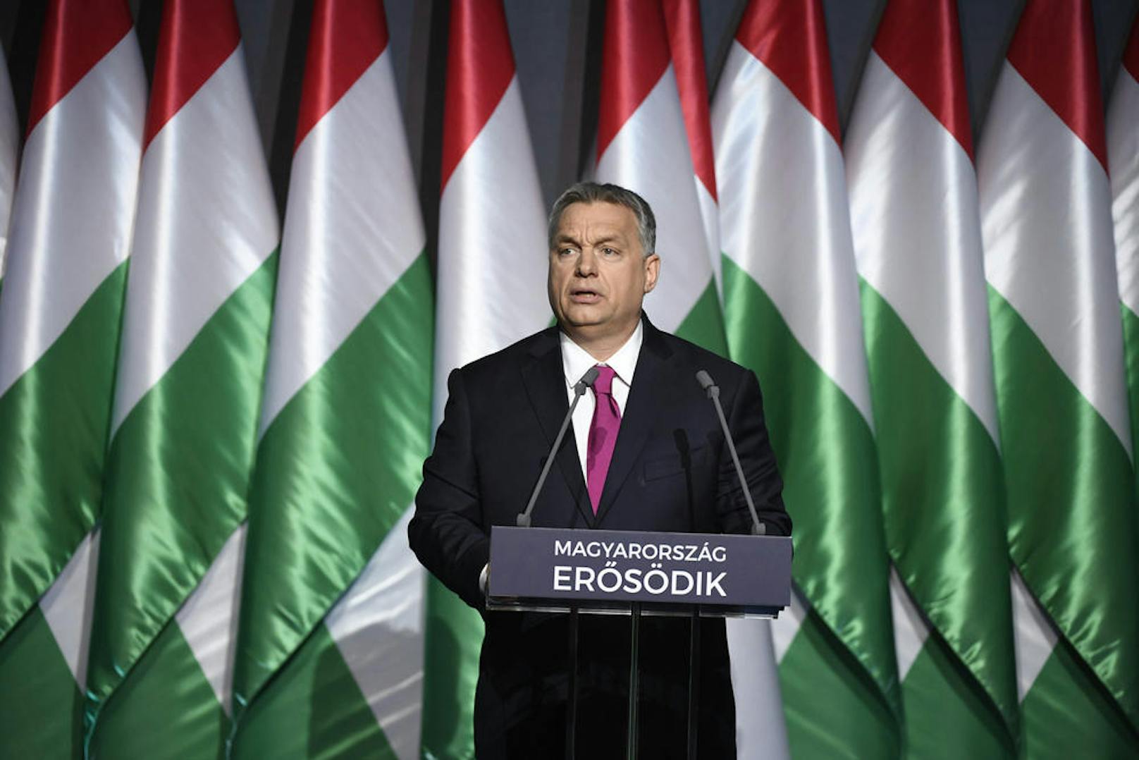 <b>April 2018: Parlamentswahlen in Ungarn</b>
Spannend auch der April: Da sollten die Parlamentswahlen in unserem Nachbarland Ungarn stattfinden. Schafft es Viktor Orban wieder an die Staatsspitze?