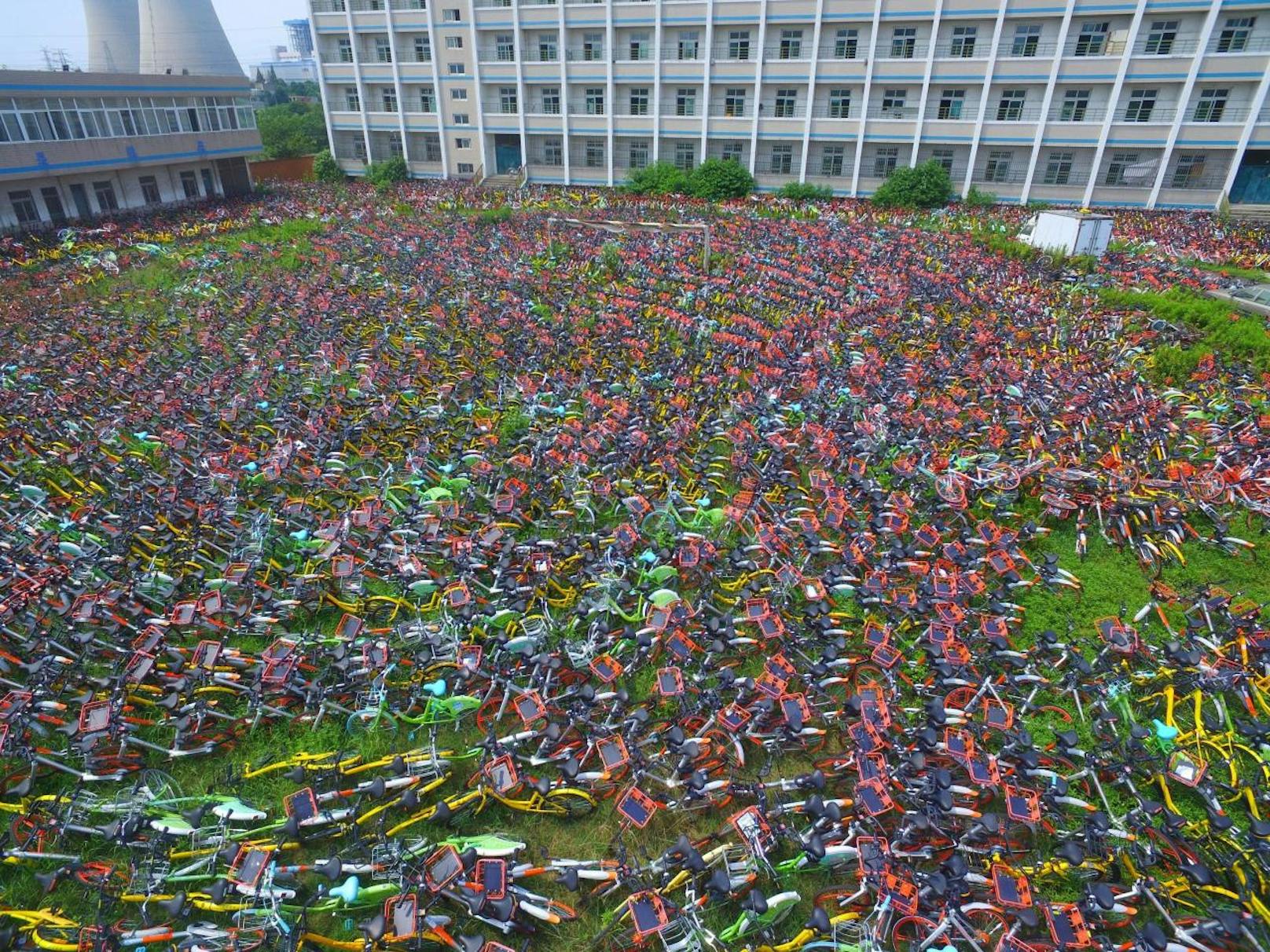 Hefei in China: Um die Stadt sauber zu halten, wurden 10.000 illegal abgestellte Leihräder eingesammelt.