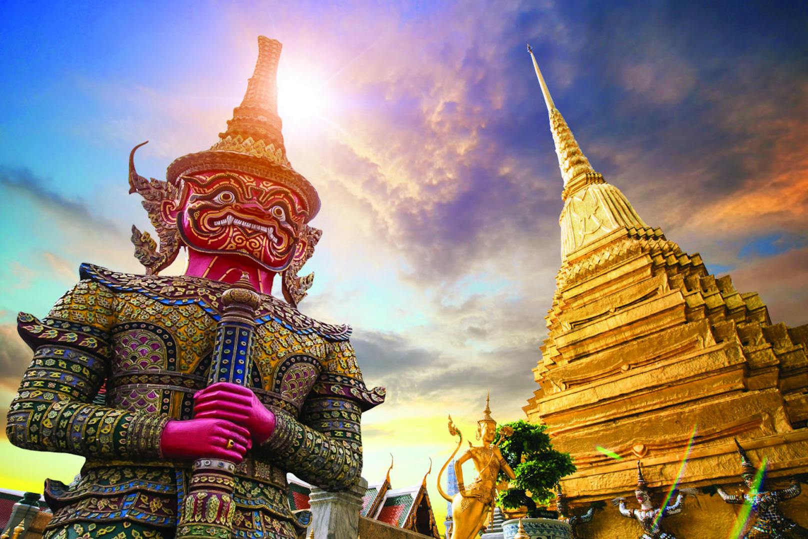 Gemeinsam mit einem Freund, Verwandten oder Bekannten in das beliebteste Winterreiseziel der Österreicher, Bangkok, fliegen.