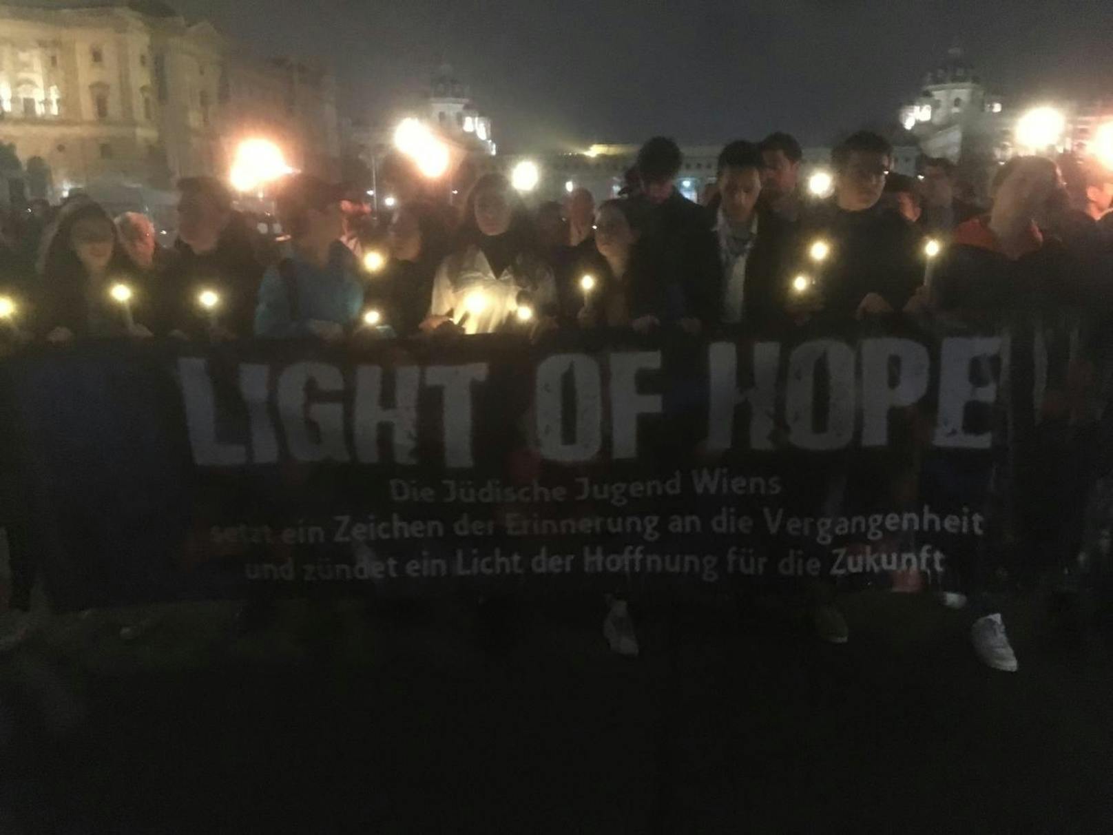 "Light of Hope" am Heldenplatz