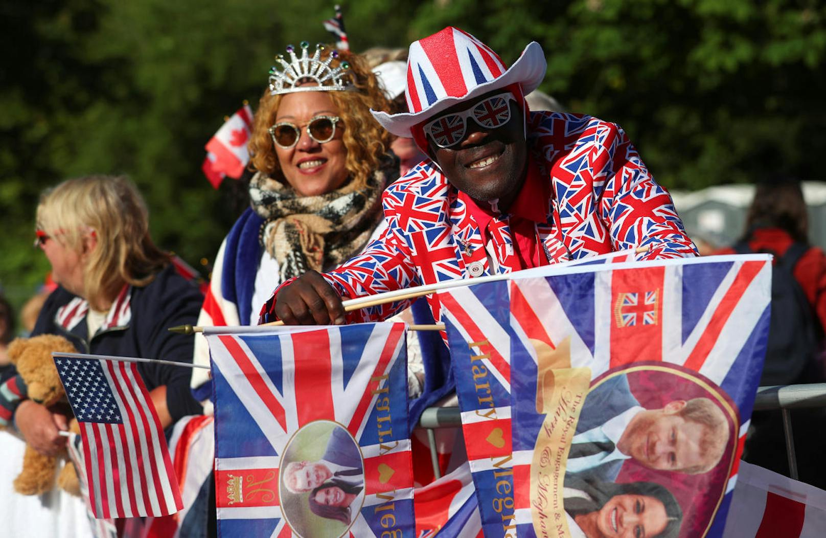 Bunt herausgeputzt für die Trauung von Meghan und Harry. (Credit: Hannah McKay)