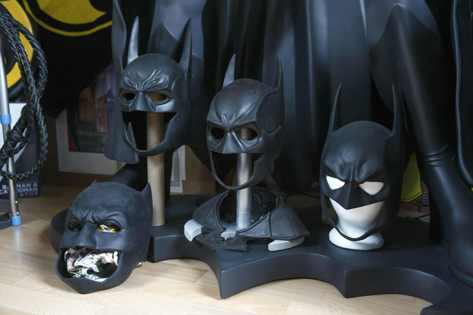 Auch zahlreiche Masken zählen zur Sammlung.