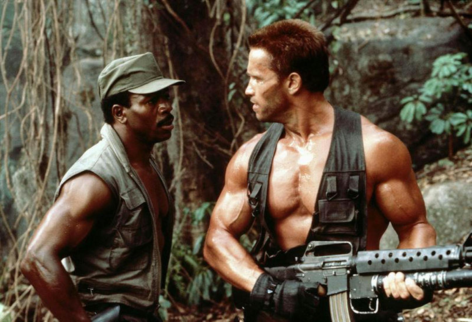 Carl Weathers (li.) und Arnold Schwarzenegger in "Predator"