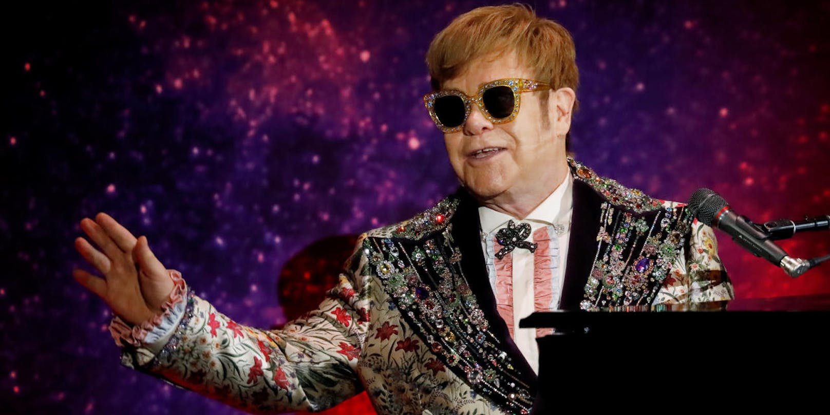 Böser Elton John! Er war auf Capri ohne Mundschutz unterwegs