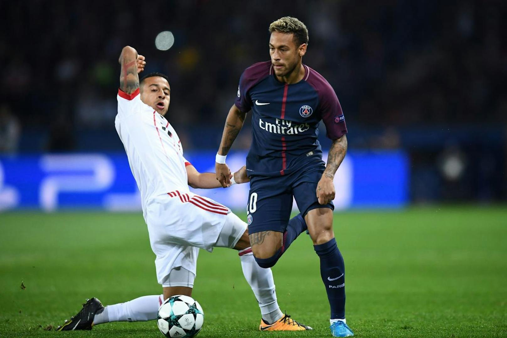 Superstar Neymar wirbelt gegen Bayern