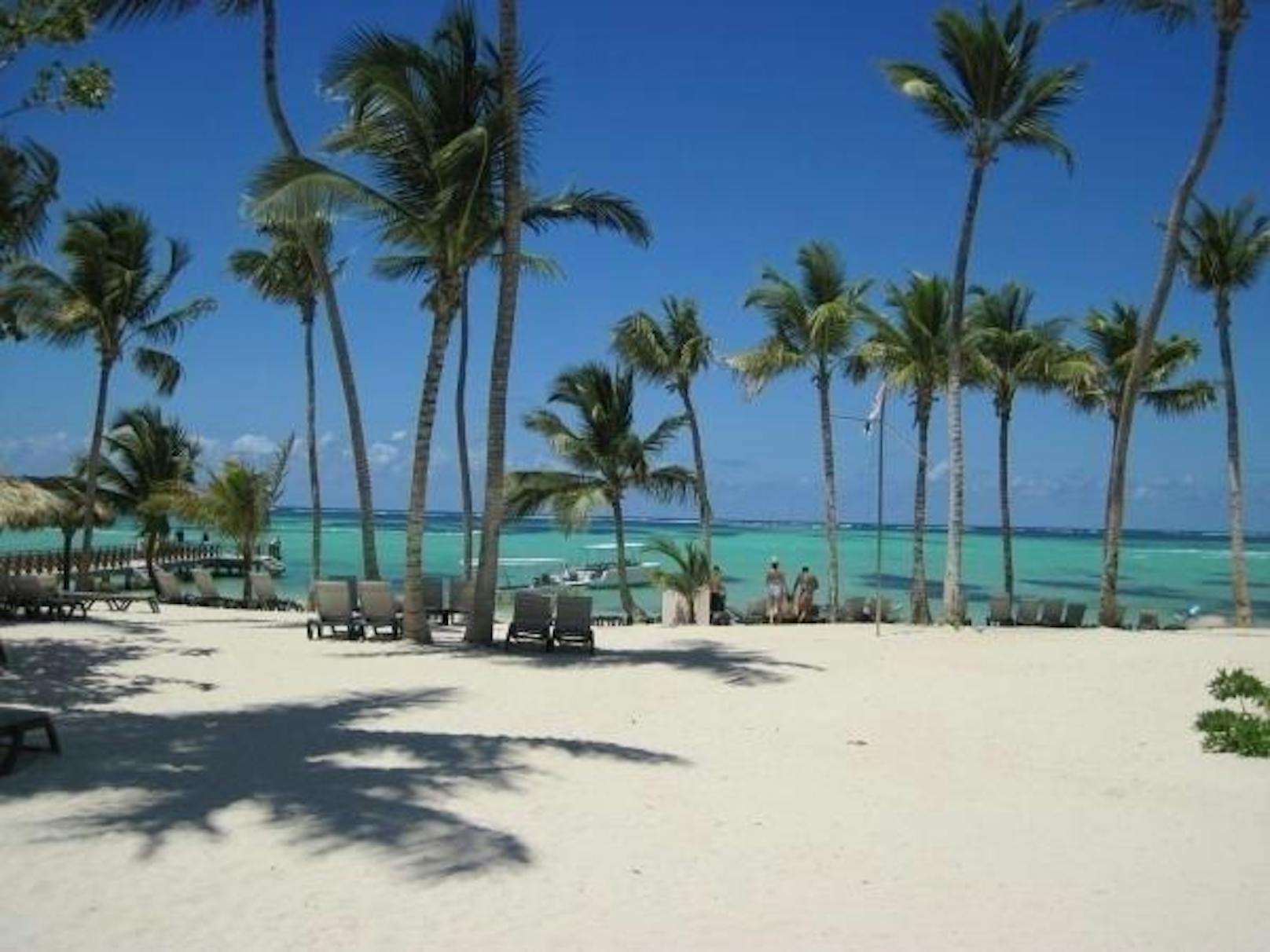 <b>Platz neun: Bavaro Beach, Punta Cana, Dominikanische Republik:</b> "Schöner, langer, feinsandiger Strand. Lange Spaziergänge sind möglich. Das Wasser ist super erfrischend", schreibt eine begeisterte Touristin.