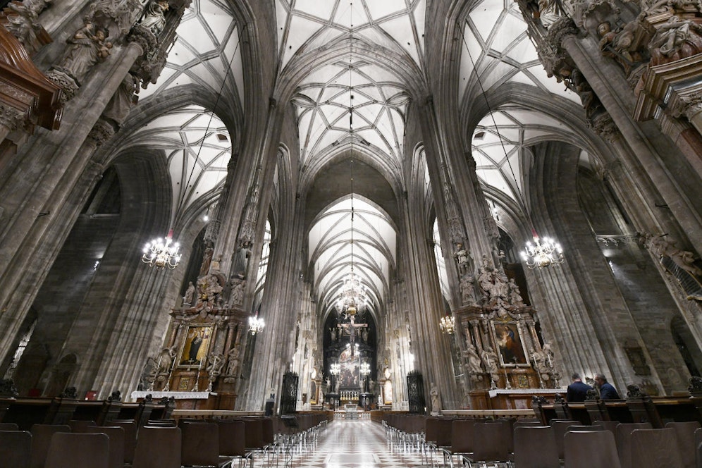 Im Stephansdom müssen Masken getragen werden.
