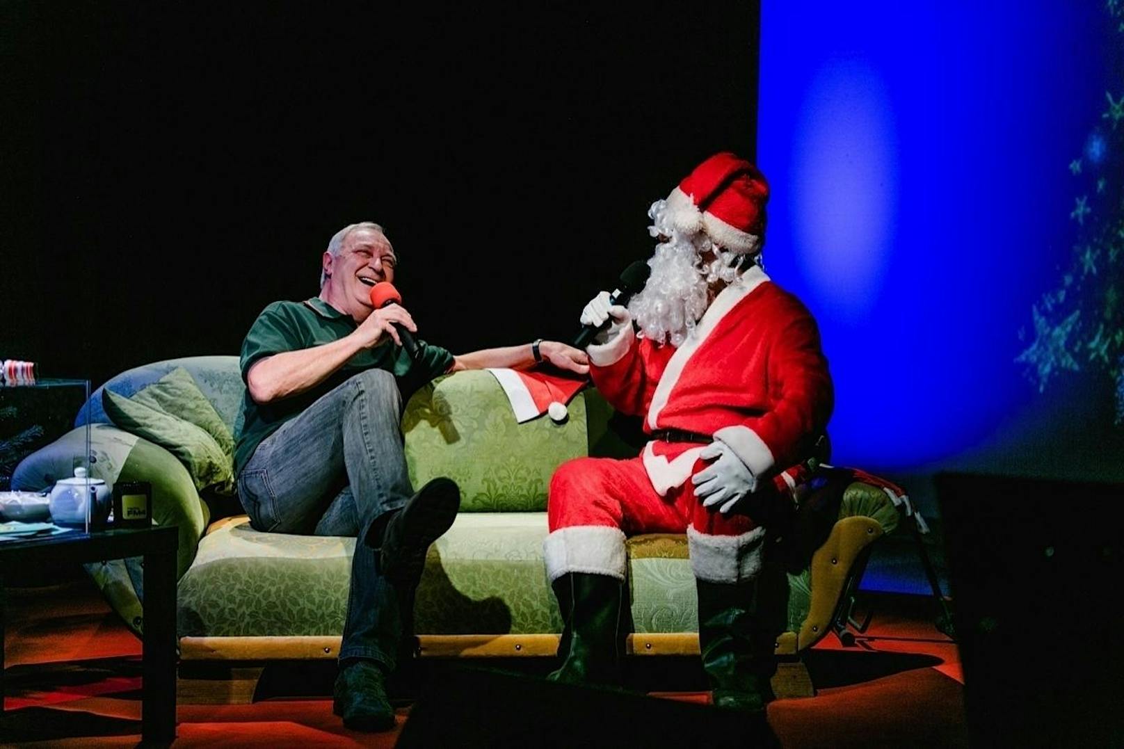 Das Stück nennt sich nicht umsonst Christmas Special: Der abgebildete Mann heißt allerdings nicht Santa Claus, sondern echt British Father Christmas
 Fotocredit: Stuart Freeman