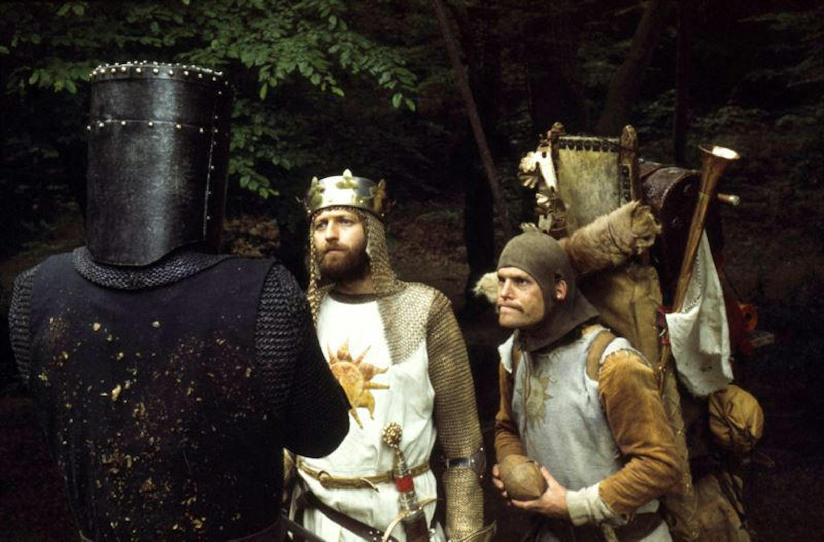 Graham Chapman (Mitte) und Terry Gilliam (re.) "Die Ritter der Kokosnuss"