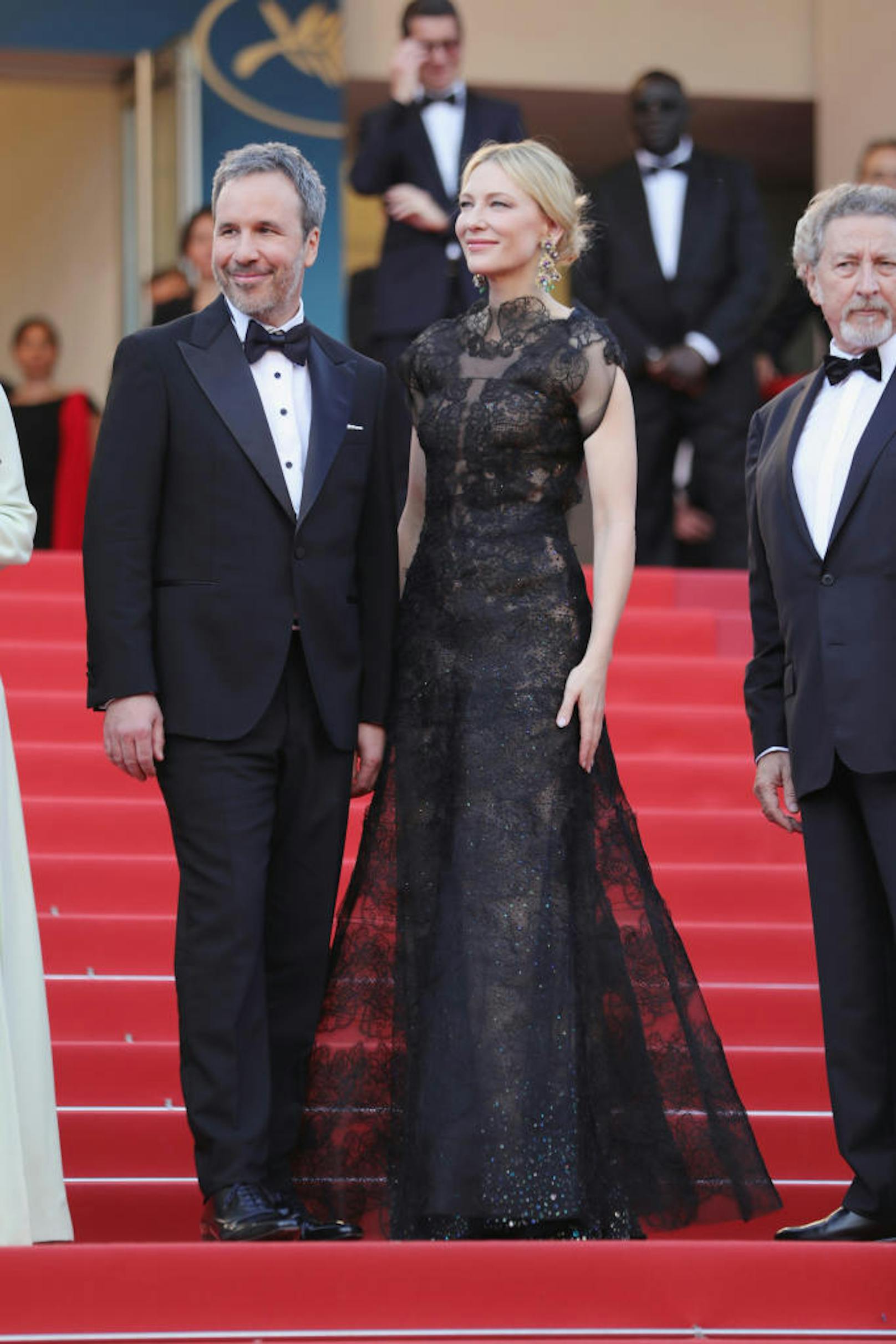 Hollywood-Star Cate Blanchett zeigte sich stilecht in transparenter Spitze von Armani Prive.