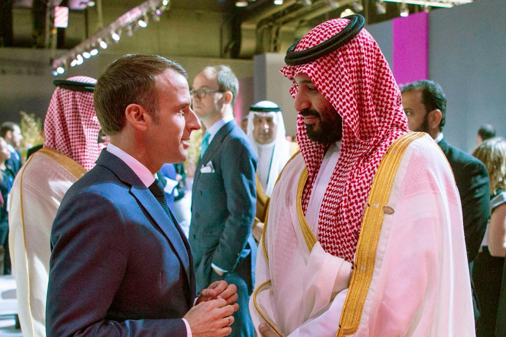 Frankreichs Präsident Emmanuel Macron fiel vor allem durch ein, auf Video aufgezeichnetes, bilaterales Gespräch mit dem saudischen Kronprinzen Mohammed Bin Salman auf: <a href="https://www.heute.at/welt/news/story/G20-Argentinien-2018-Emmanuel-Macron-macht-Saudi-Kronprinz-Mohammed-bin-Salman-Dampf-Video-49154849" target="_blank">"Sie hören mir nie zu!"</a>