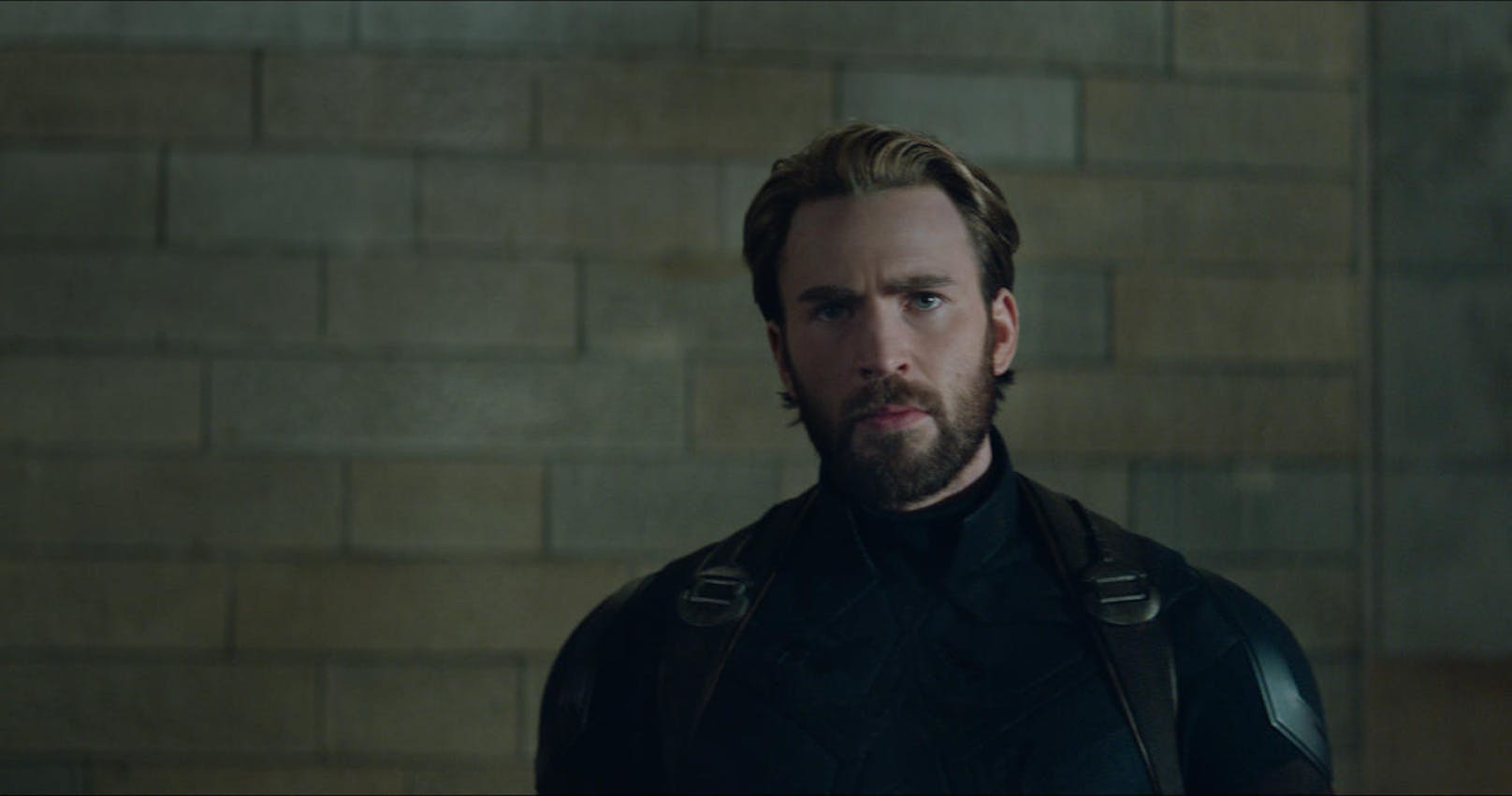 Captain America/Steve Rogers (Chris Evans) kehrt zu den Avengers zurück. 