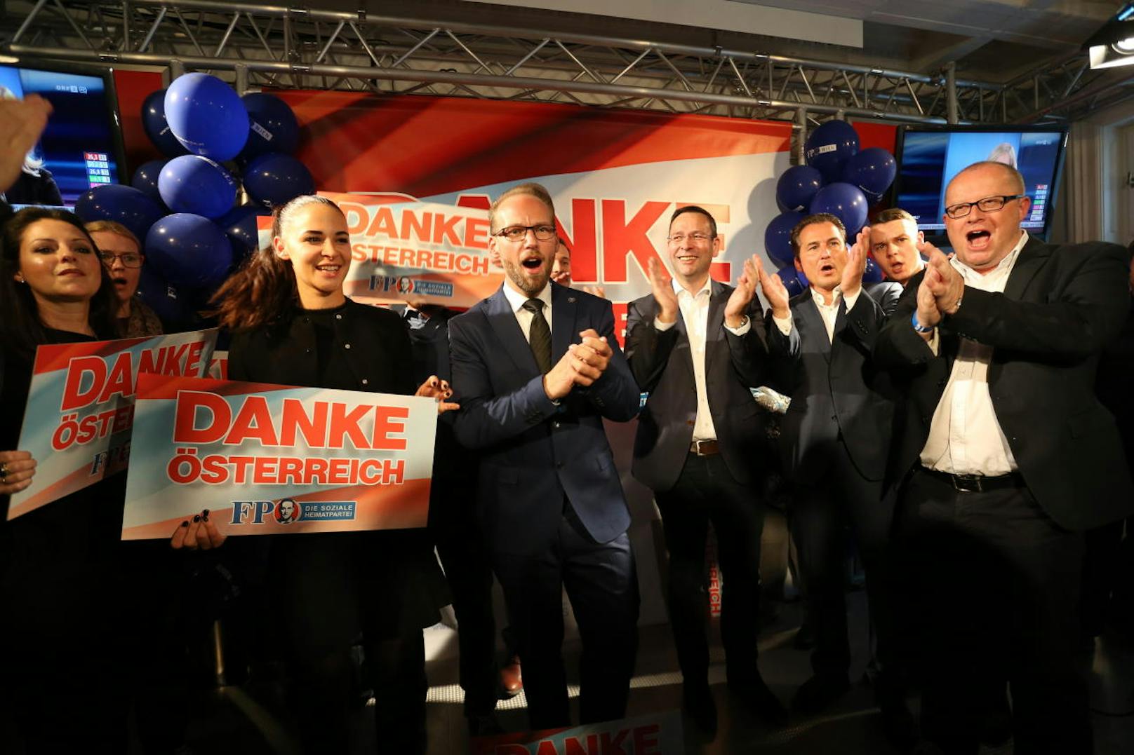 So feiern die FPÖ-Unterstützer...