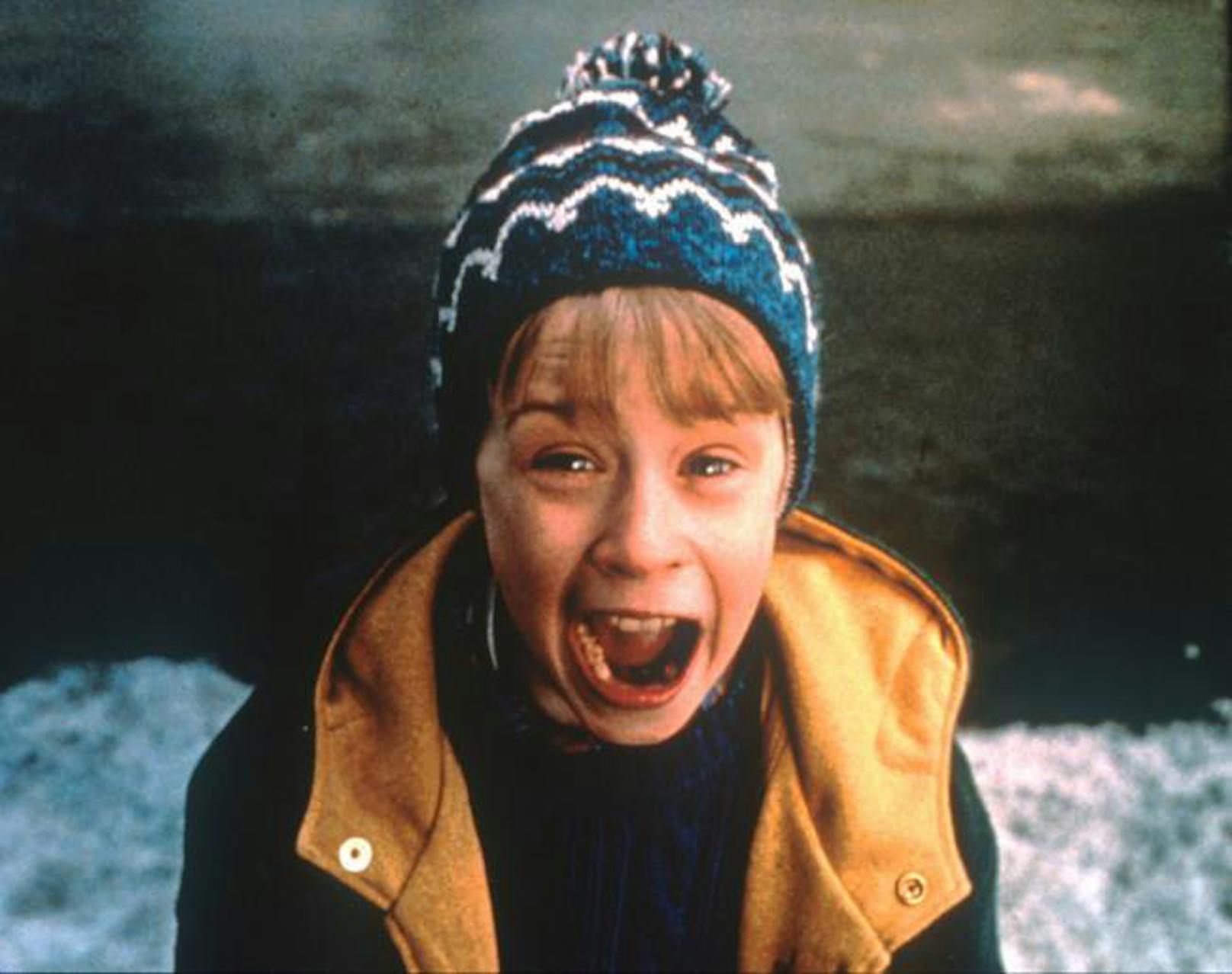 20.15 Uhr, Sat.1: "Kevin - Allein in New York" (1992): Der Kinderfilm dreht sich um den kleinen Kevin (Macaulay Culkin), der aus Versehen allein nach New York fliegt. Mit Daniel Stern und Donald Trump. Danach um 22.45 Uhr "Kevin - Allein zu Haus" (Teil 1).