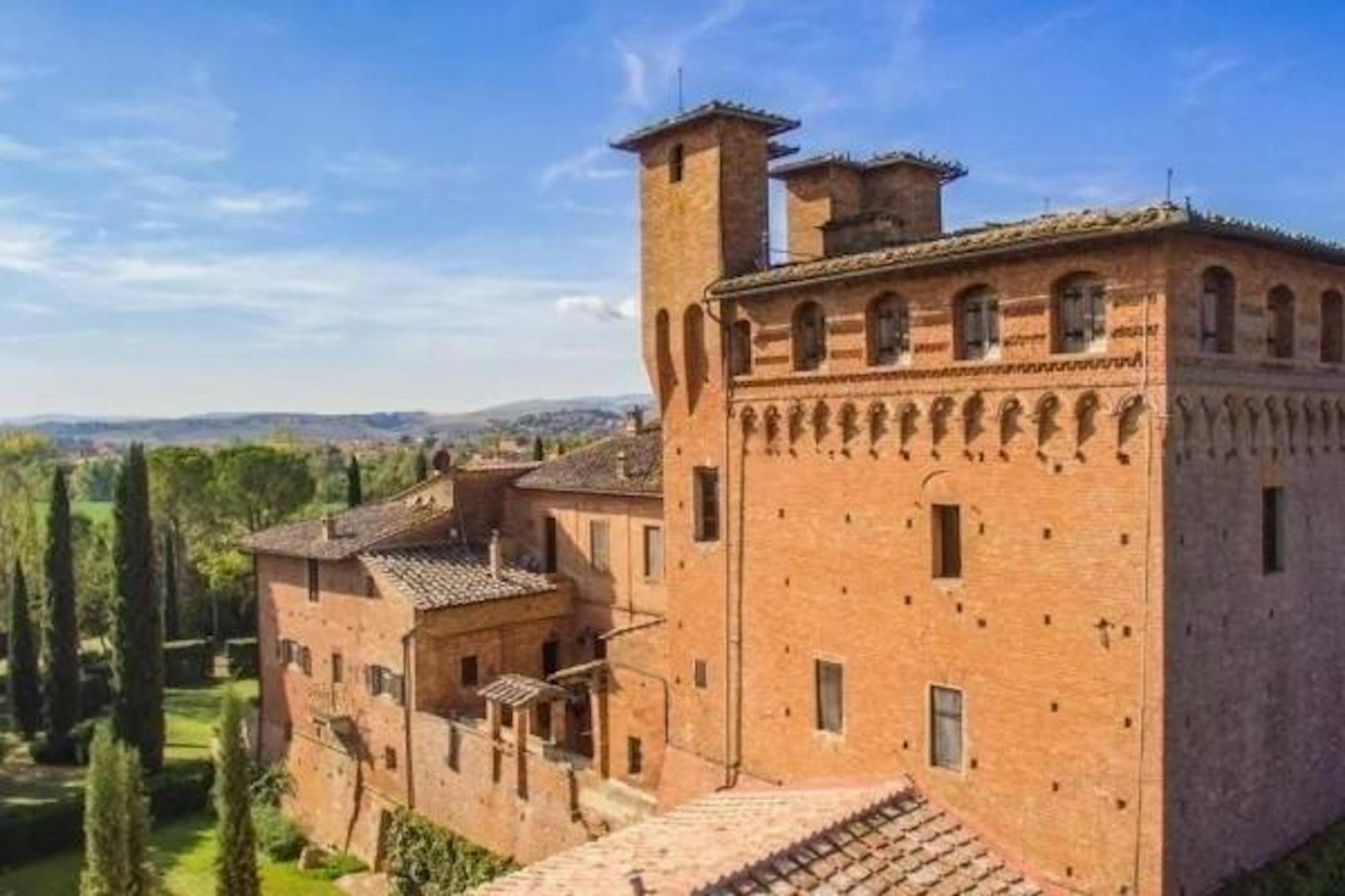 <b>Castello di San Fabiano, Monteroni d'Arbia, Italien</b>
Das Castello in der toskanischen Gemeinde liegt in der Provinz Siena. Besucher bekommen von der Gastgeberfamilie ein hausgemachtes Frühstück.