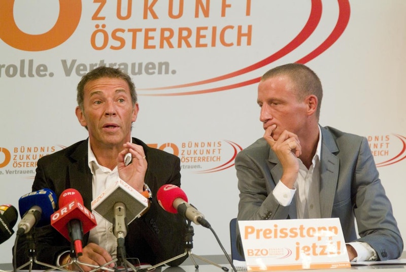 Jörg Haider (1950-2008) mit dem damaligen BZÖ-Abgeordneten Stefan Petzner