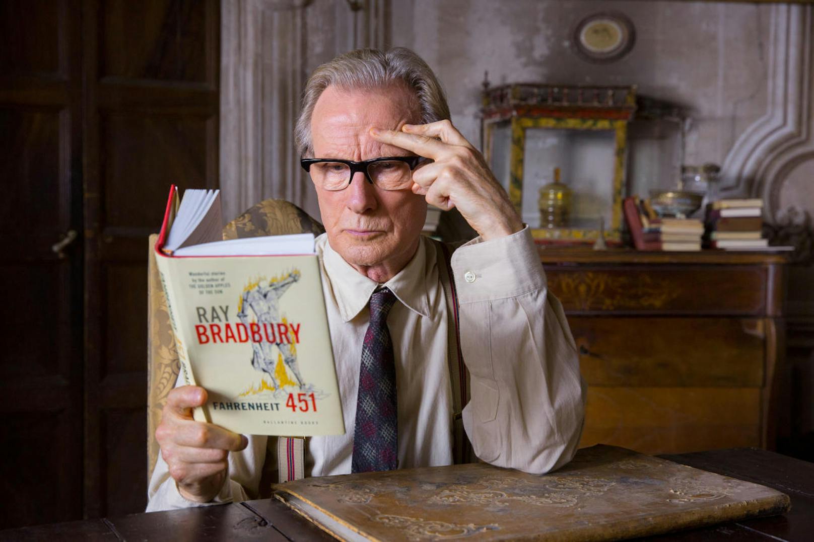 Einzelgänger Edmund Brundish (Bill Nighy) liebt die Bücher, die ihm Florence schickt (Bill Nighy)