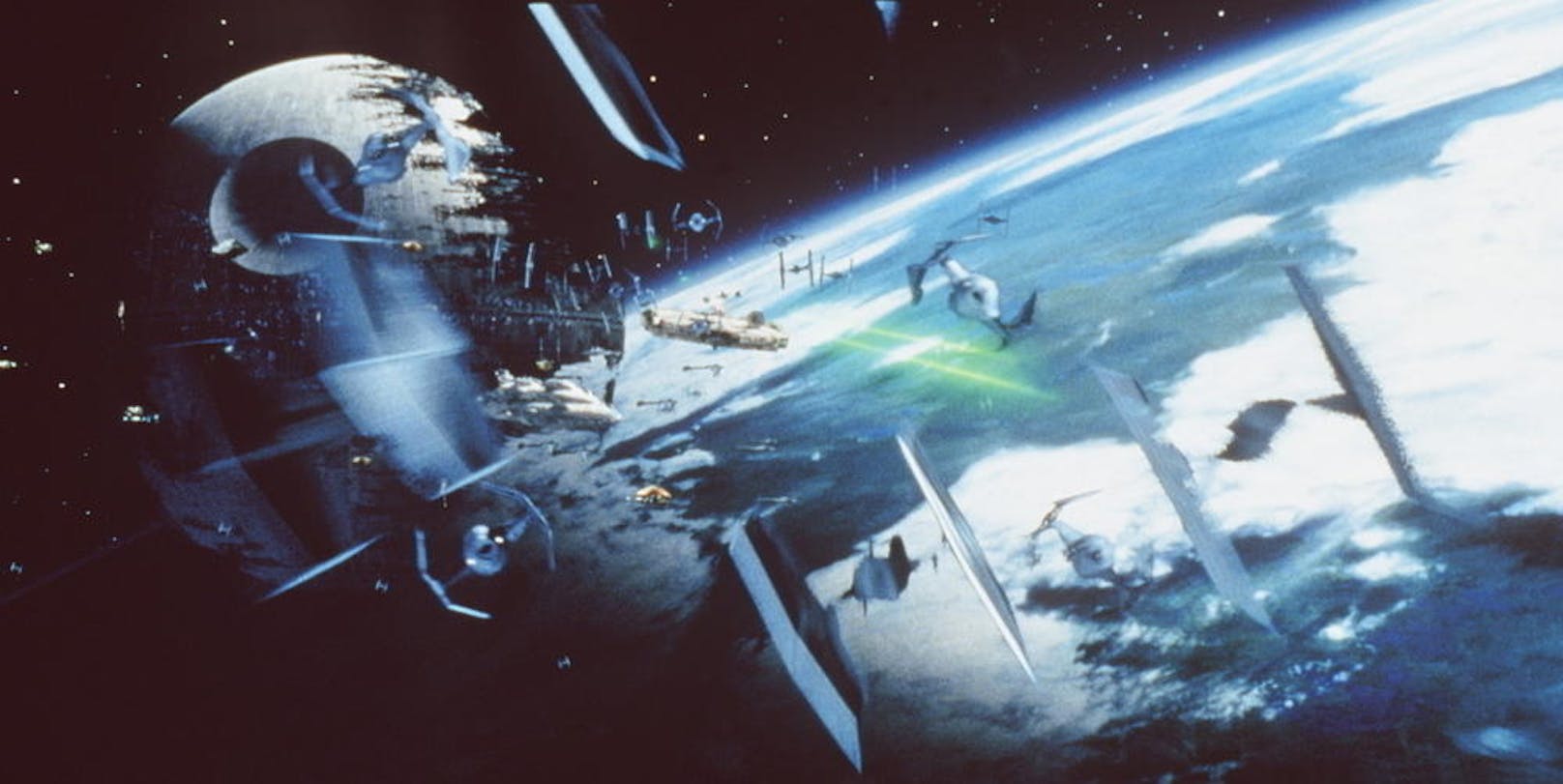 Der Todesstern (links im Bild) in "Star Wars Episode VI - Die Rückkehr der Jedi Ritter"