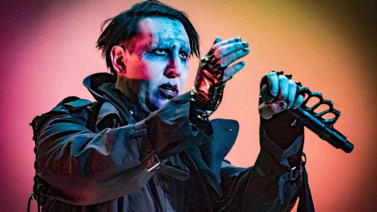 Heute.at - Marilyn Manson unterbricht Konzert für Geständnis