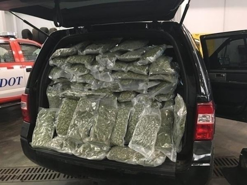 Statt Lebensmittel packten zwei Männer Marihuana in den Kofferraum: Die Indiana State Police veröffentlichte Fotos ihres Fundes. (19. April 2018)