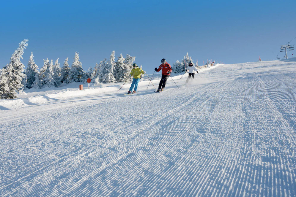 Die Bergbahnen Stuhleck liegen im Gemeindegebiet von Spital am Semmering (Steiermark).