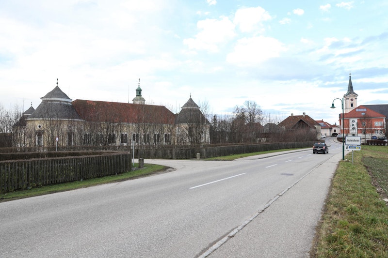 Das Wasserschloss Aistersheim wird Anfang März zum Schauplatz eines internationalen Rechten-Treffens.