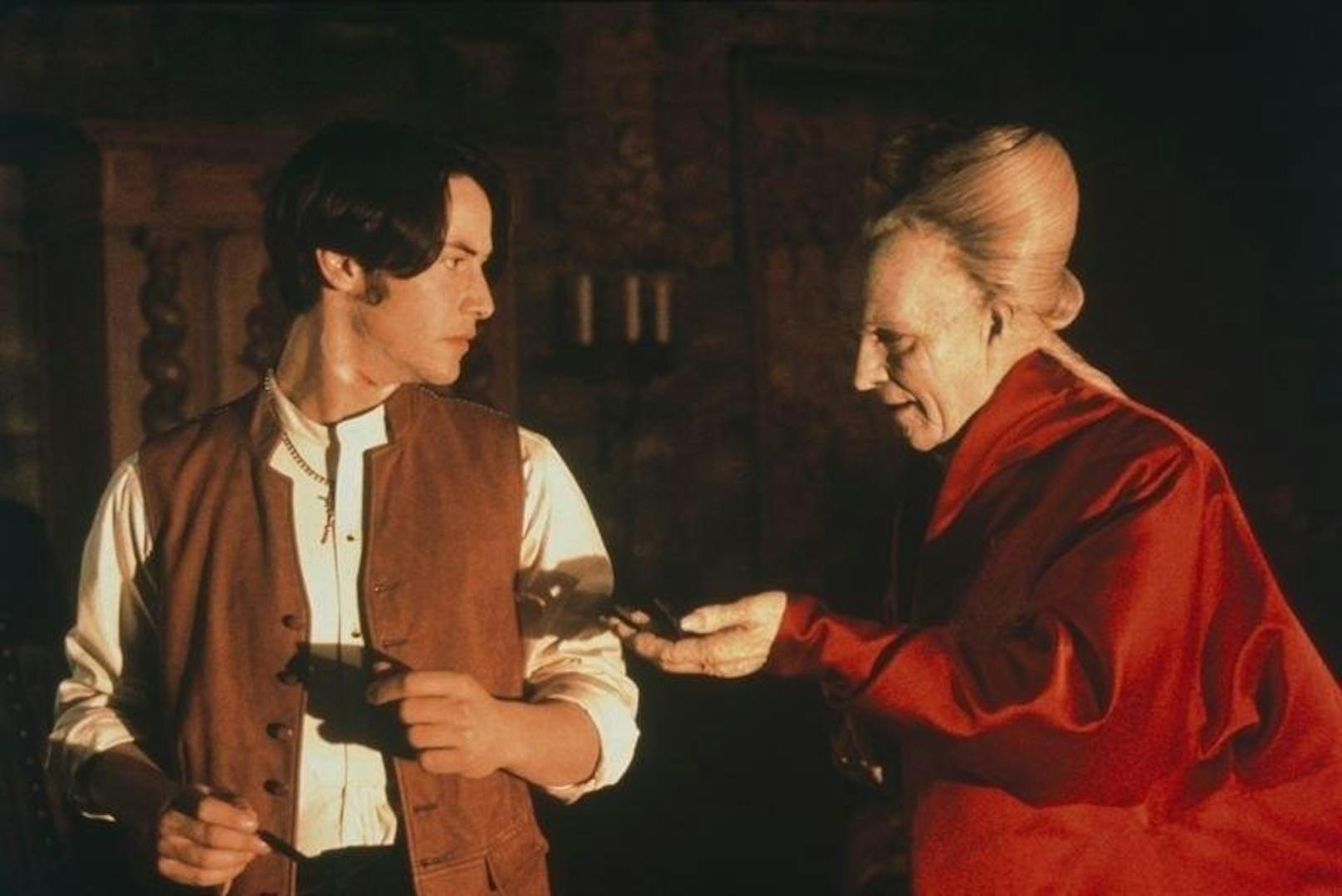 Keanu Reeves (li.) und Gary Oldman in "Bram Stokers Dracula"