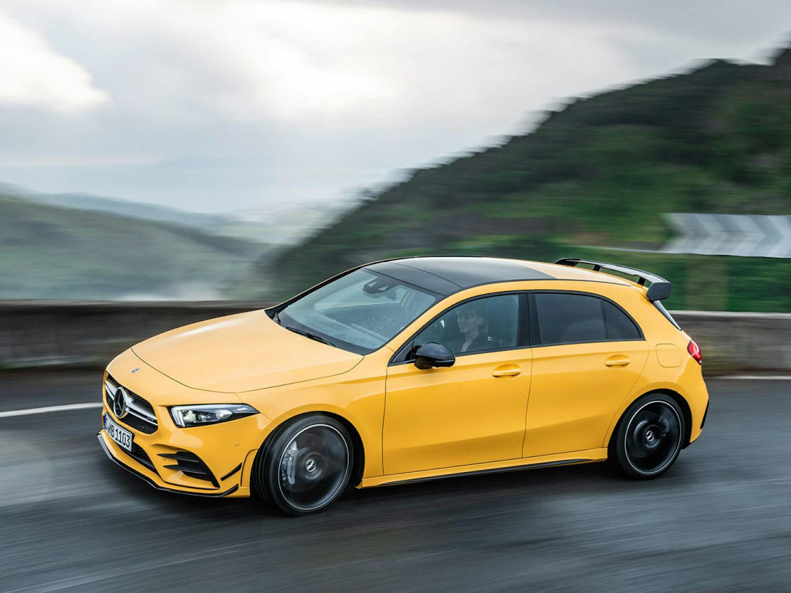 Frontansicht Mercedes-AMG A 35 4Matic 