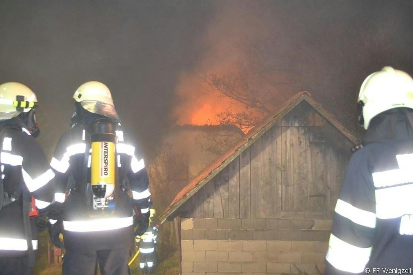 Bei einem Wohnhausbrand in Waldbach kam ein 47-jähriger Mann ums Leben.